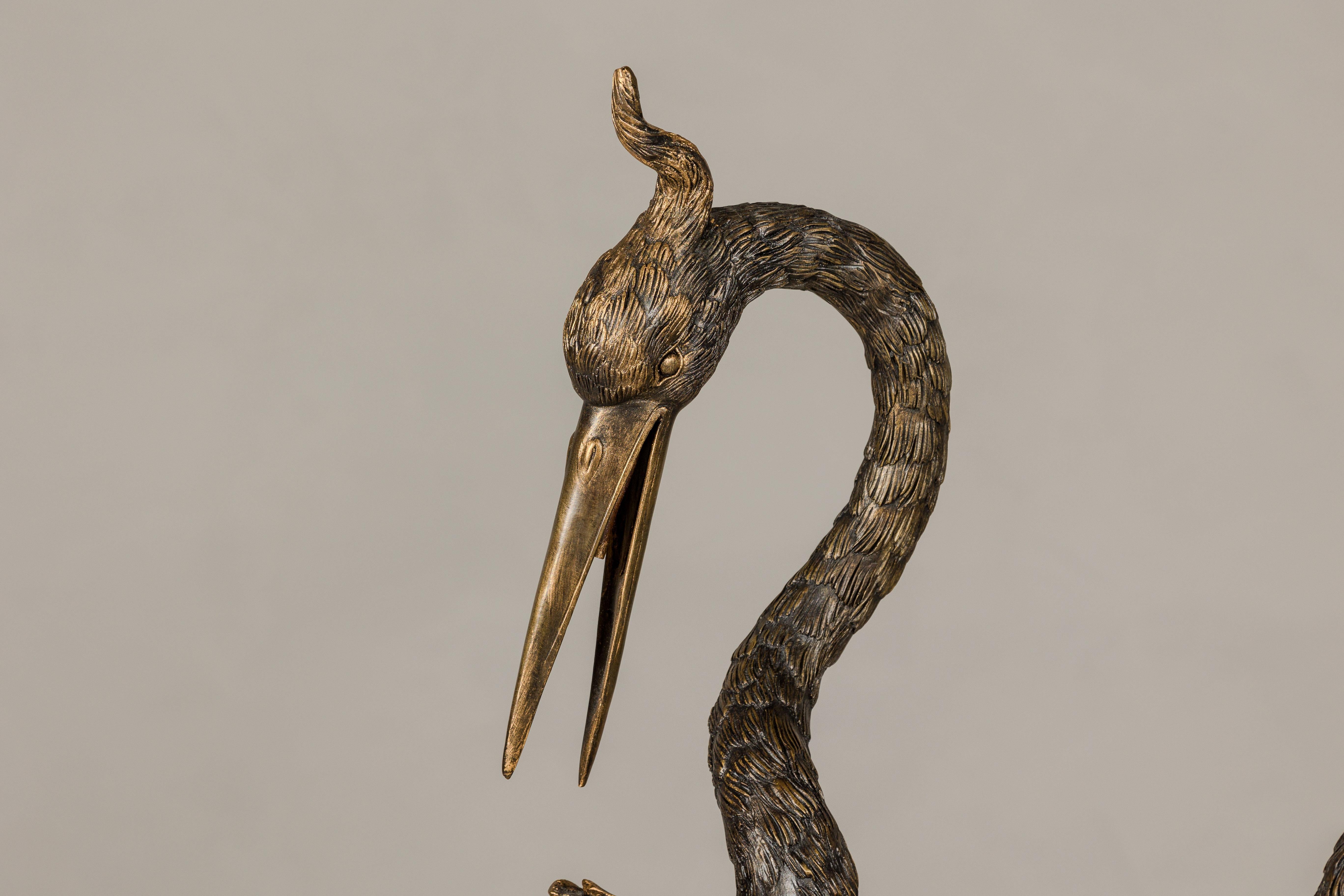Bronze Paire de Cranes en bronze de Mandchourie à crête rouge en patine dorée, tubées comme des fontaines en vente