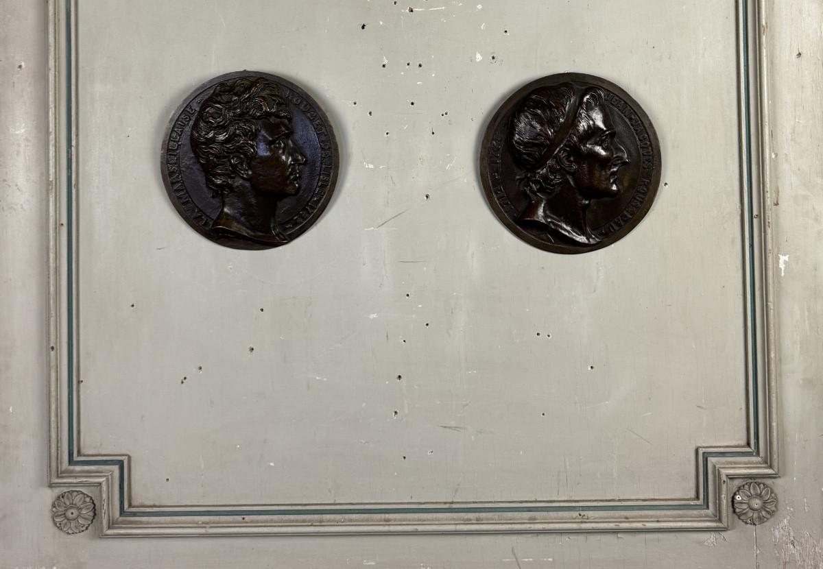 Coppia di medaglioni in bronzo, Rouget De Lille e J. j Rousseau in vendita 7