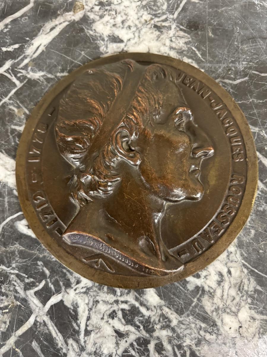 XIX secolo Coppia di medaglioni in bronzo, Rouget De Lille e J. j Rousseau in vendita