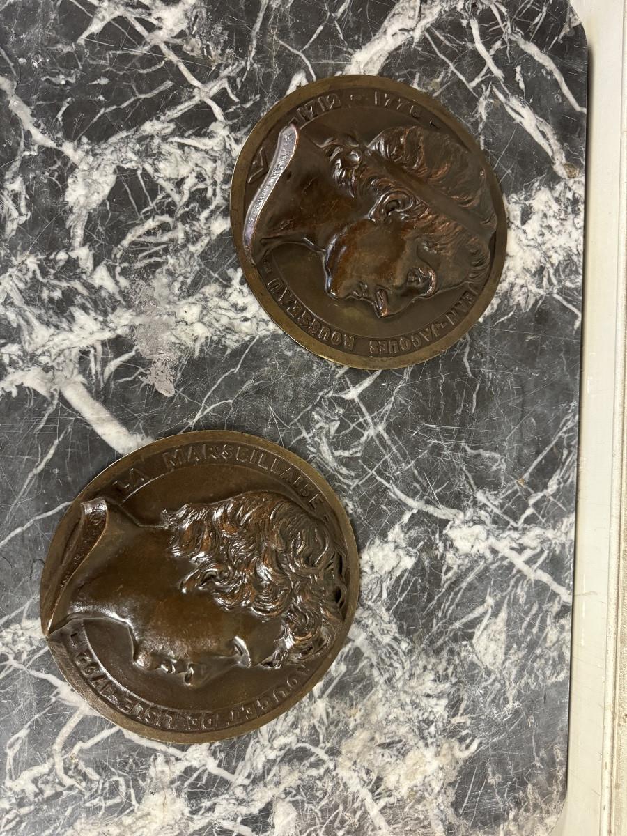 Acciaio Coppia di medaglioni in bronzo, Rouget De Lille e J. j Rousseau in vendita