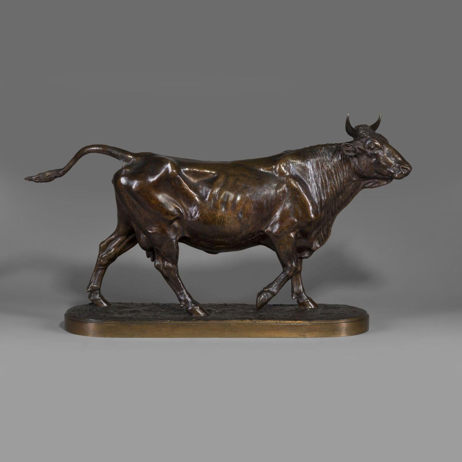 Patiné Paire de modèles en bronze d'un taureau debout et d'une vache en train de courir, vers 1890 en vente