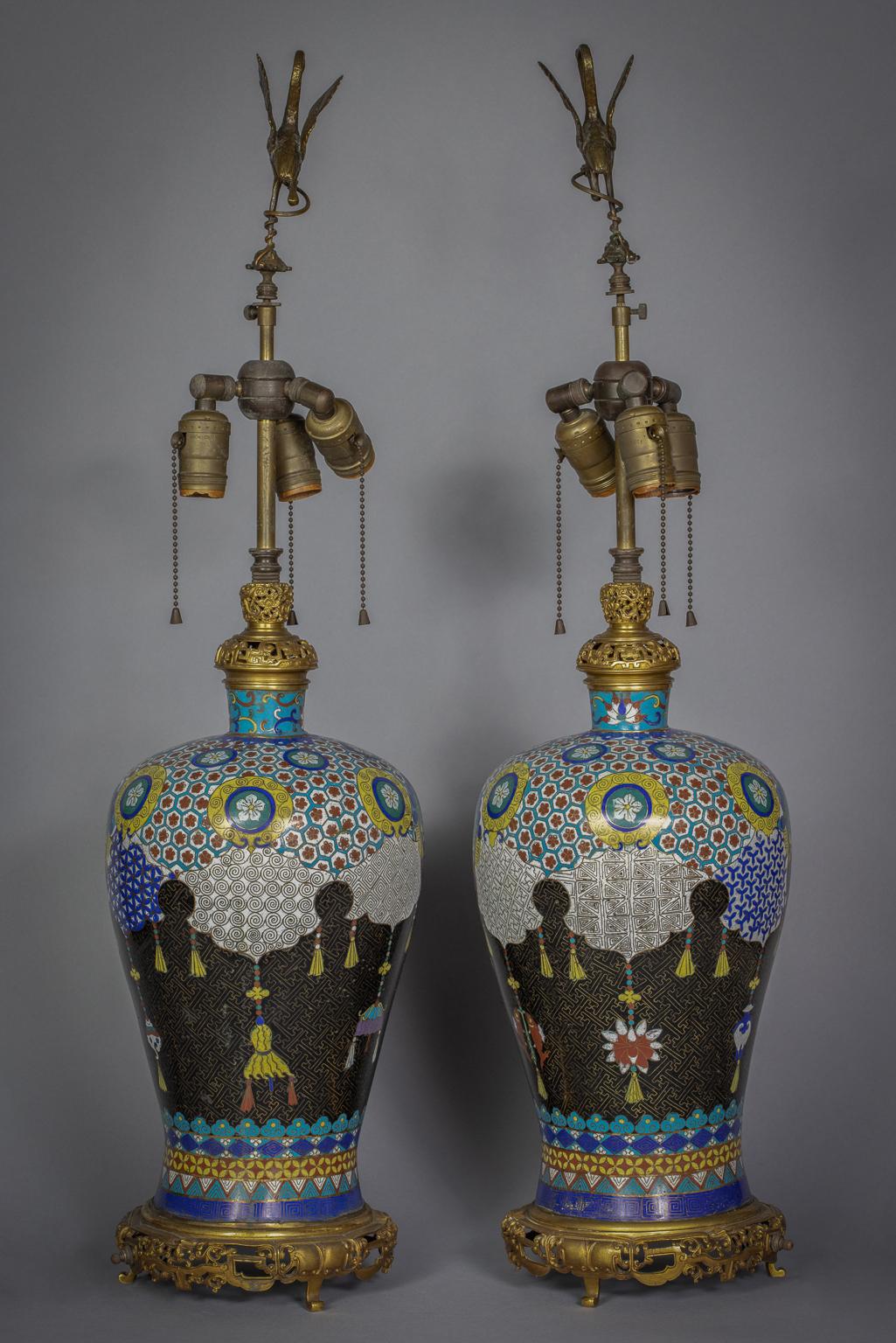 Paire de lampes chinoises cloisonnées montées sur bronze, françaises, vers 1880 en vente 3
