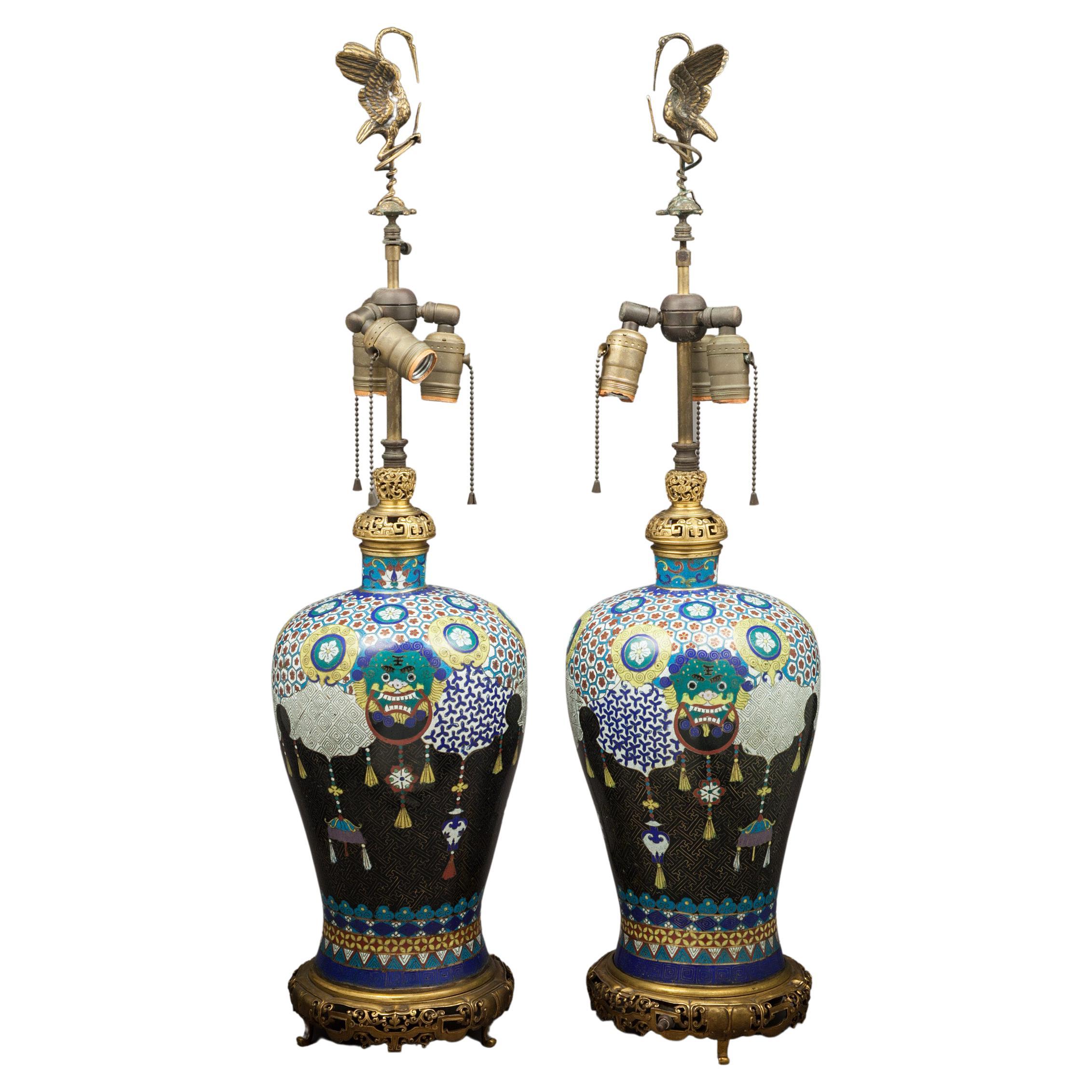 Paire de lampes chinoises cloisonnées montées sur bronze, françaises, vers 1880 en vente