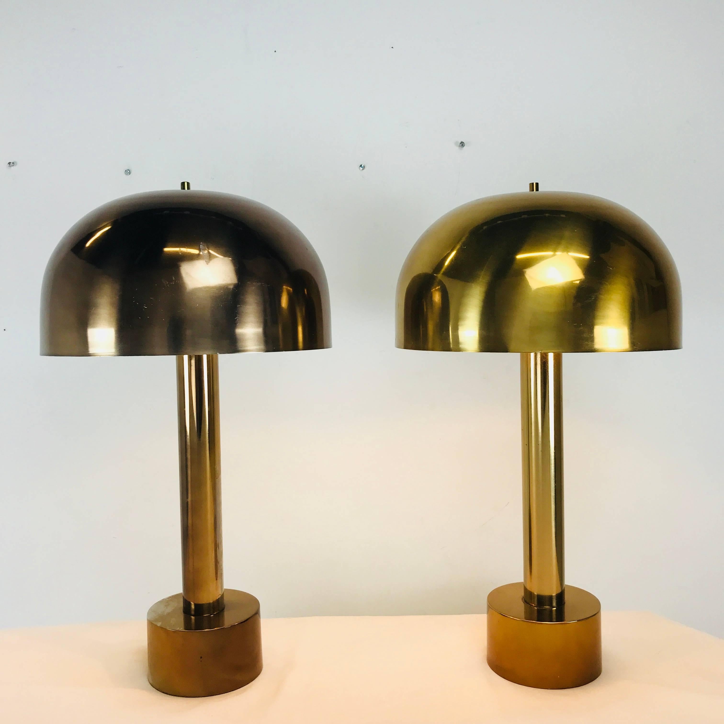 Pair of bronze-plated mushroom lamps in the style of Laurel.
Lamps need refinishing. Lamps are slightly two different colors and has some dents in metal.

Dimensions: 17