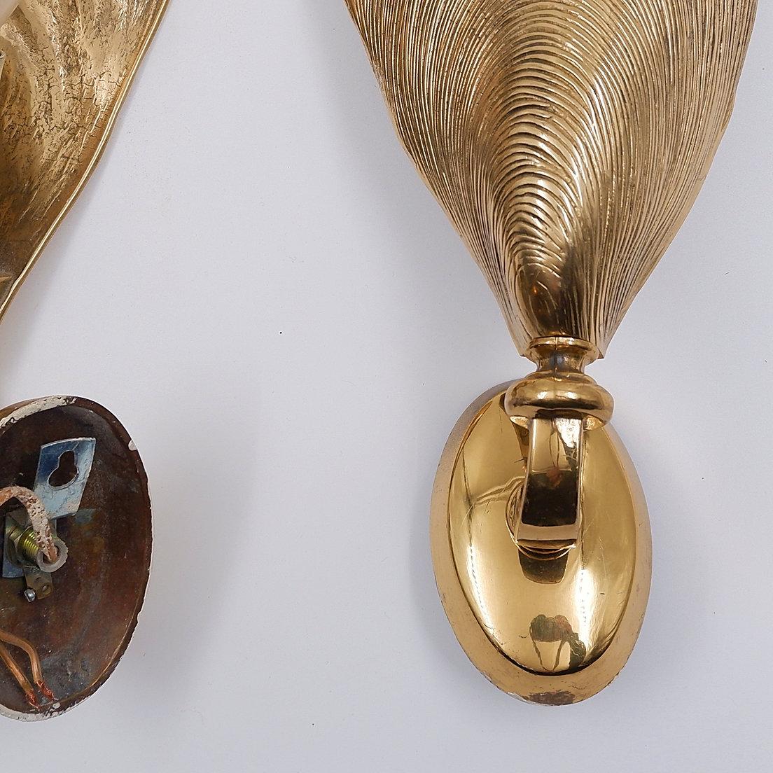 Pair of Bronze Mussel Shell Sconces - 1970s (2 pairs available) For Sale 4