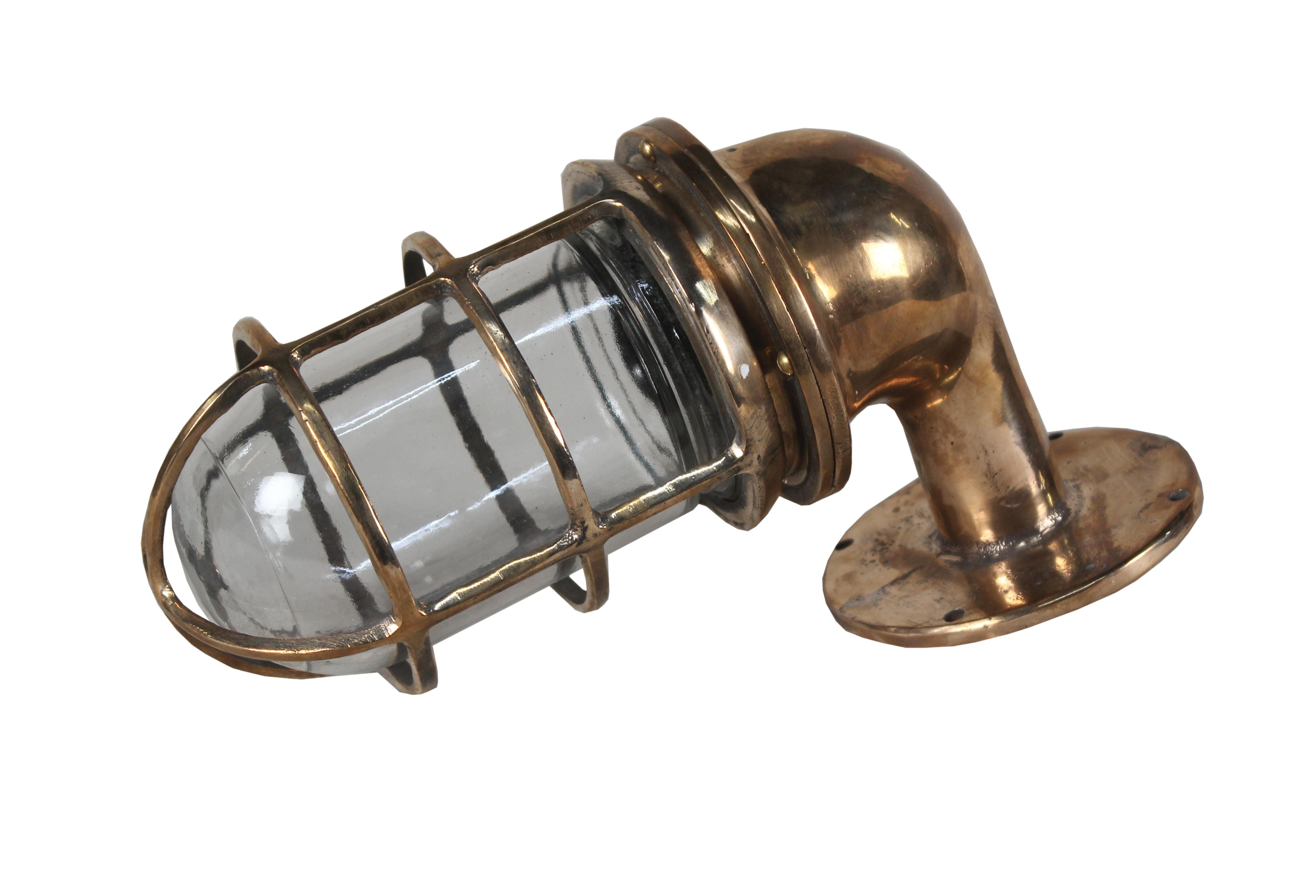 Pair of Bronze Nautical Ship's Passageway Sconce Lights, American, 1970s In Good Condition In Nantucket, MA