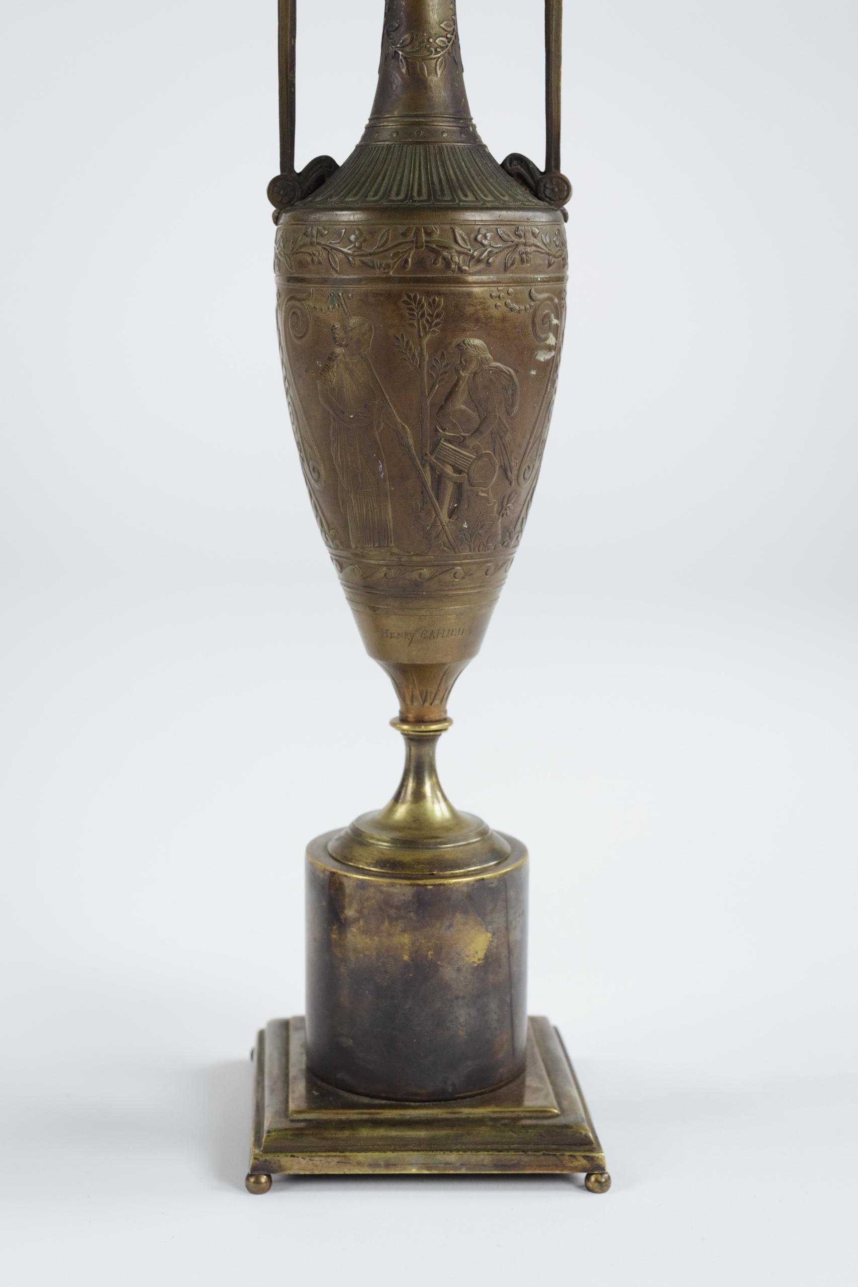 Néoclassique Paire de vases en bronze Neo Grec montés en lampes par Ferdinand Barbedienne en vente