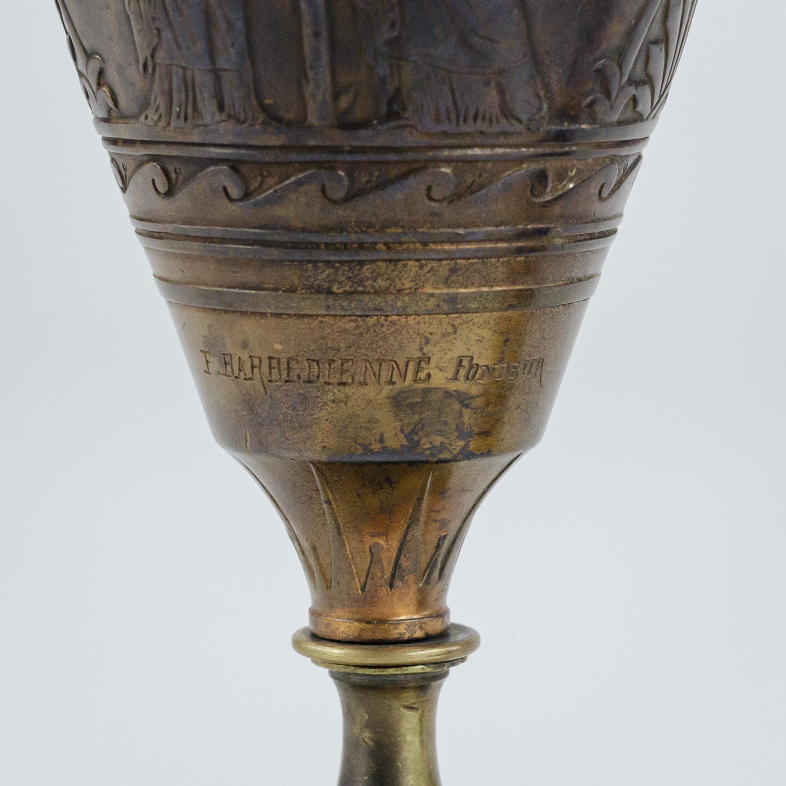 Bronze Paire de vases en bronze Neo Grec montés en lampes par Ferdinand Barbedienne en vente