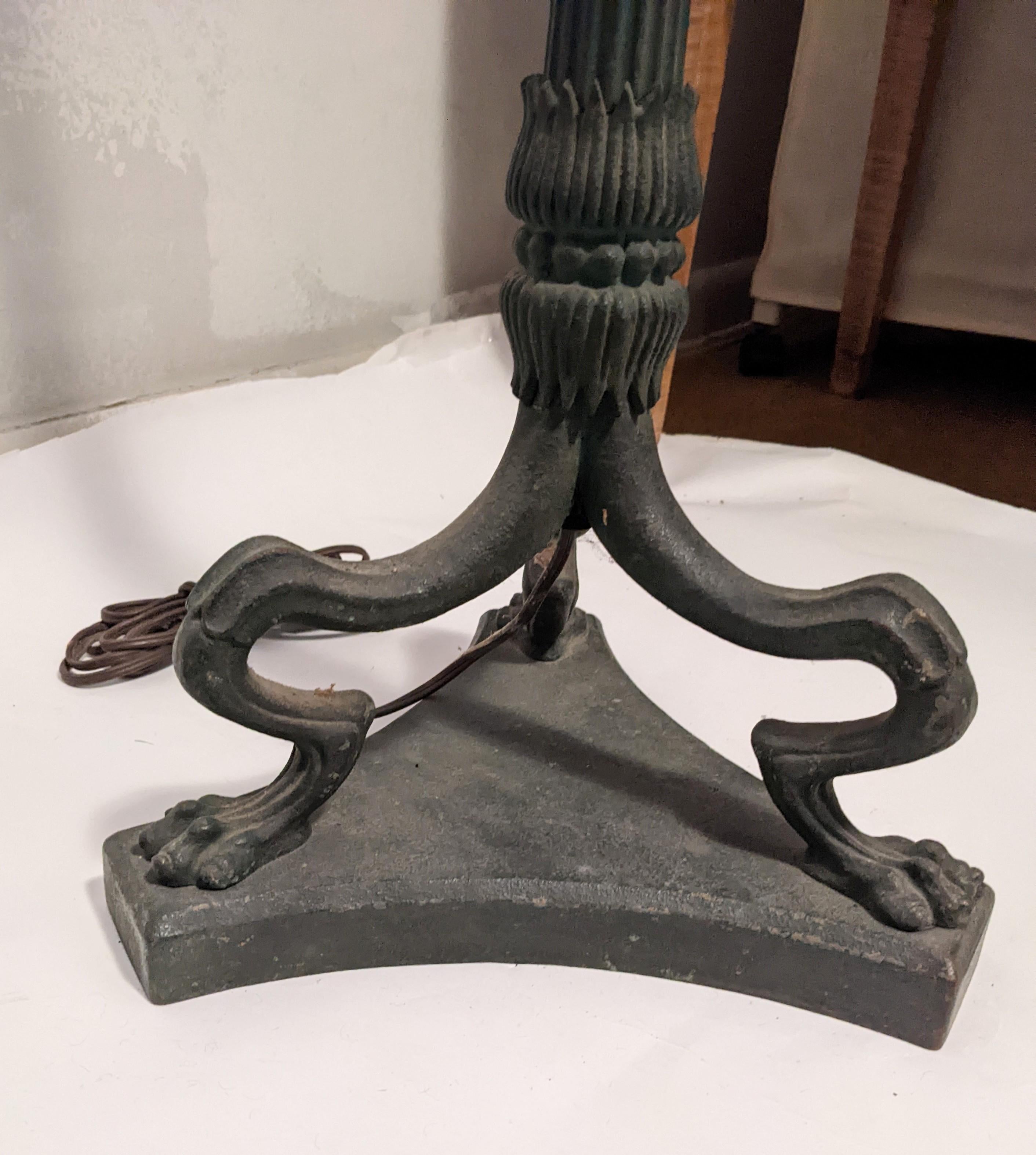 Paire de lampadaires néoclassiques en bronze, style Tiffany en vente 11