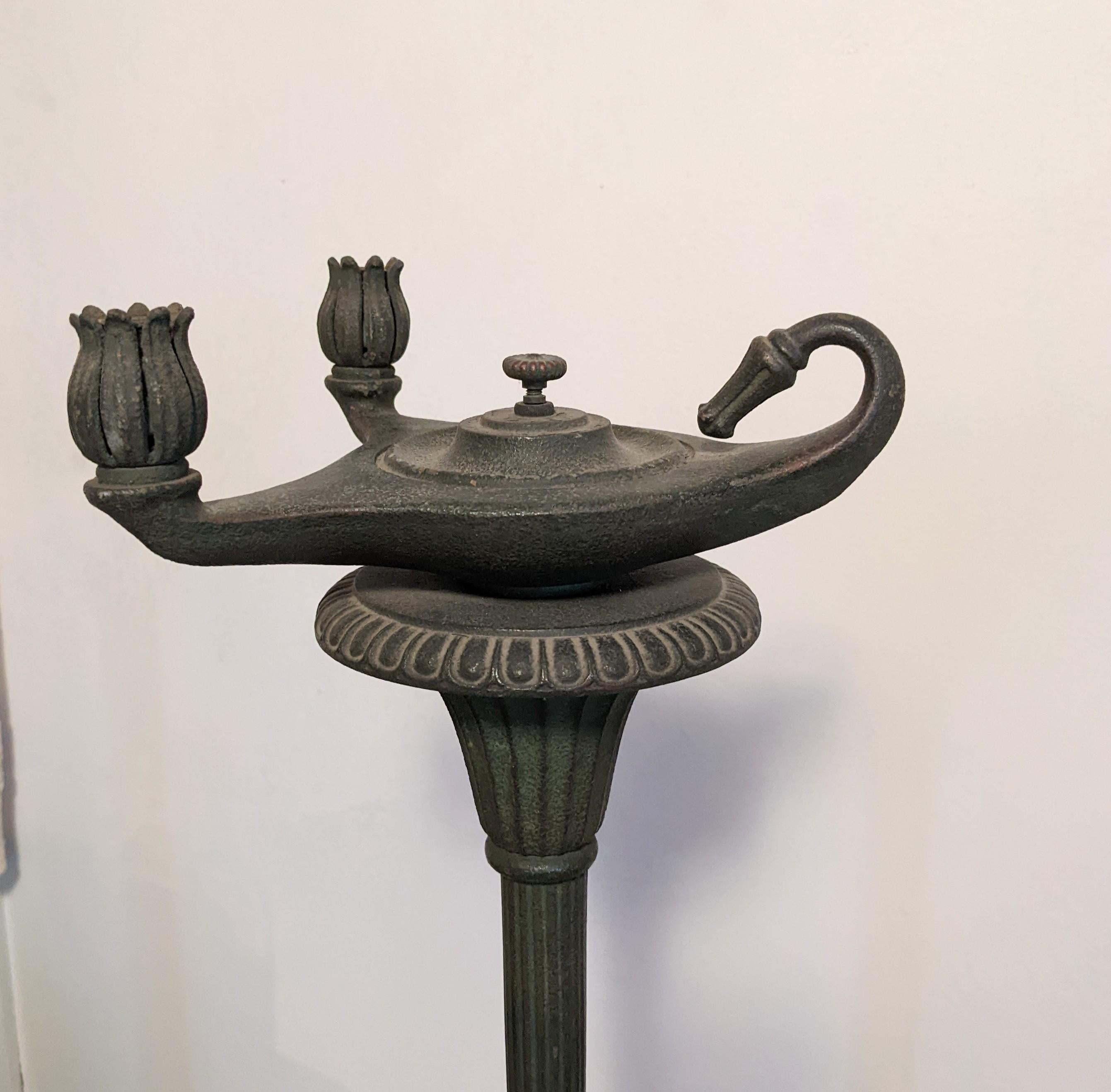 Américain Paire de lampadaires néoclassiques en bronze, style Tiffany en vente