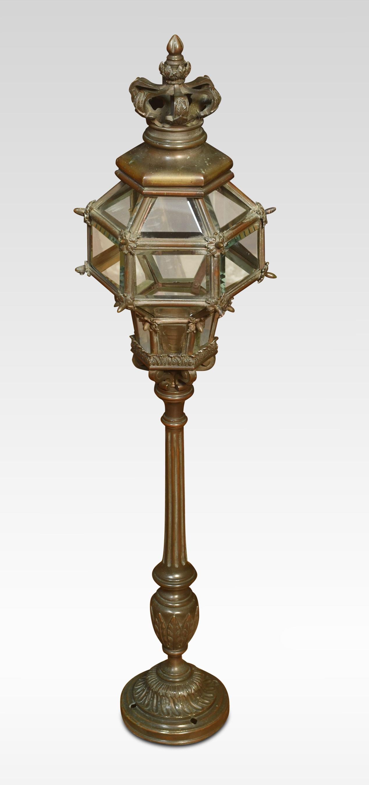 XIXe siècle Paire de lampes à pied Newel en bronze en vente