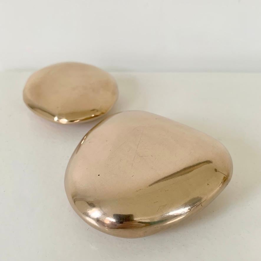 Bronze Paire de presse-papiers en bronze, vers 1970, France. en vente