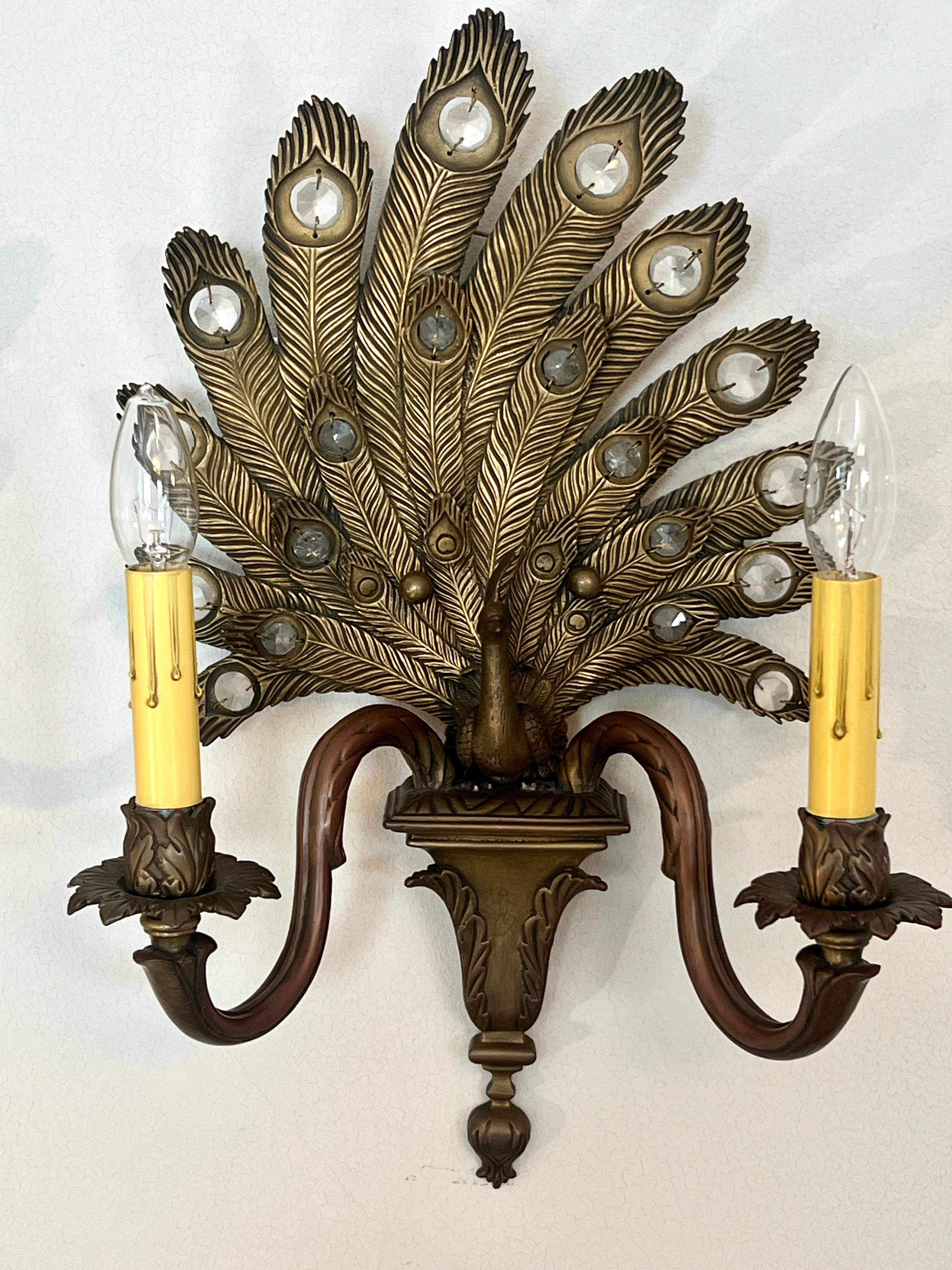 Pareja de Apliques Pavo Real de Bronce con Cristal en Plumas y Dos Luces cada uno Hecho a mano en venta