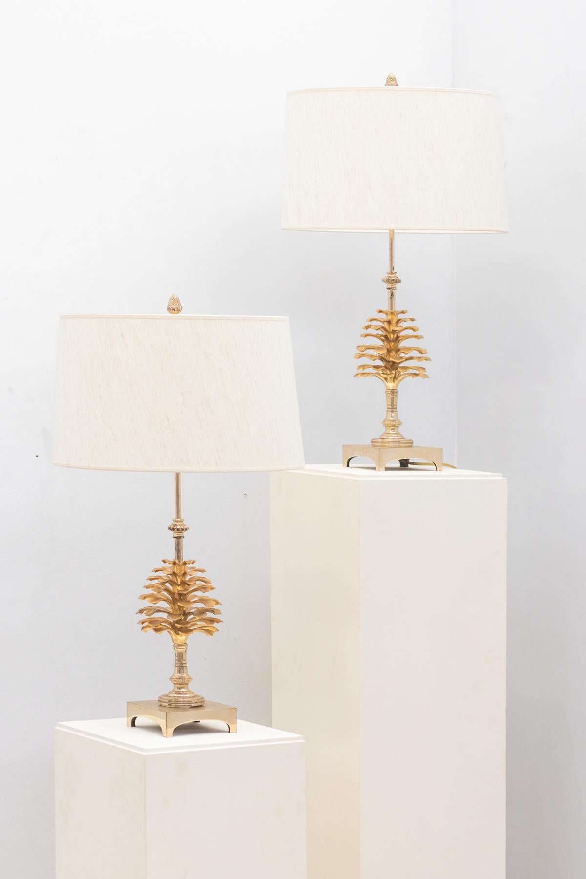 Pair of bronze pine cone table lamps, France 1960' For Sale 5