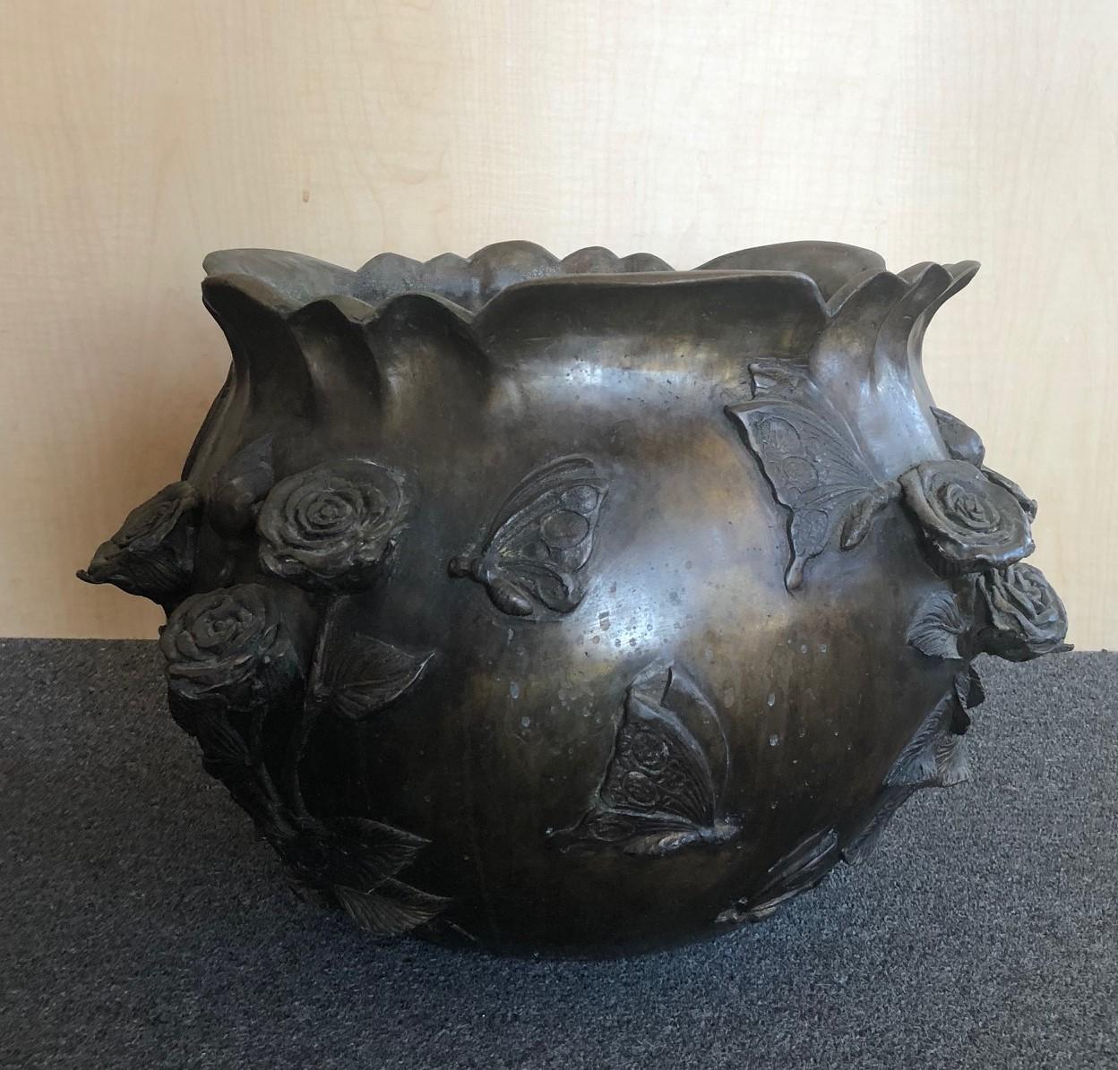 Pair of Bronze Planters or Jardinières In Good Condition In San Diego, CA