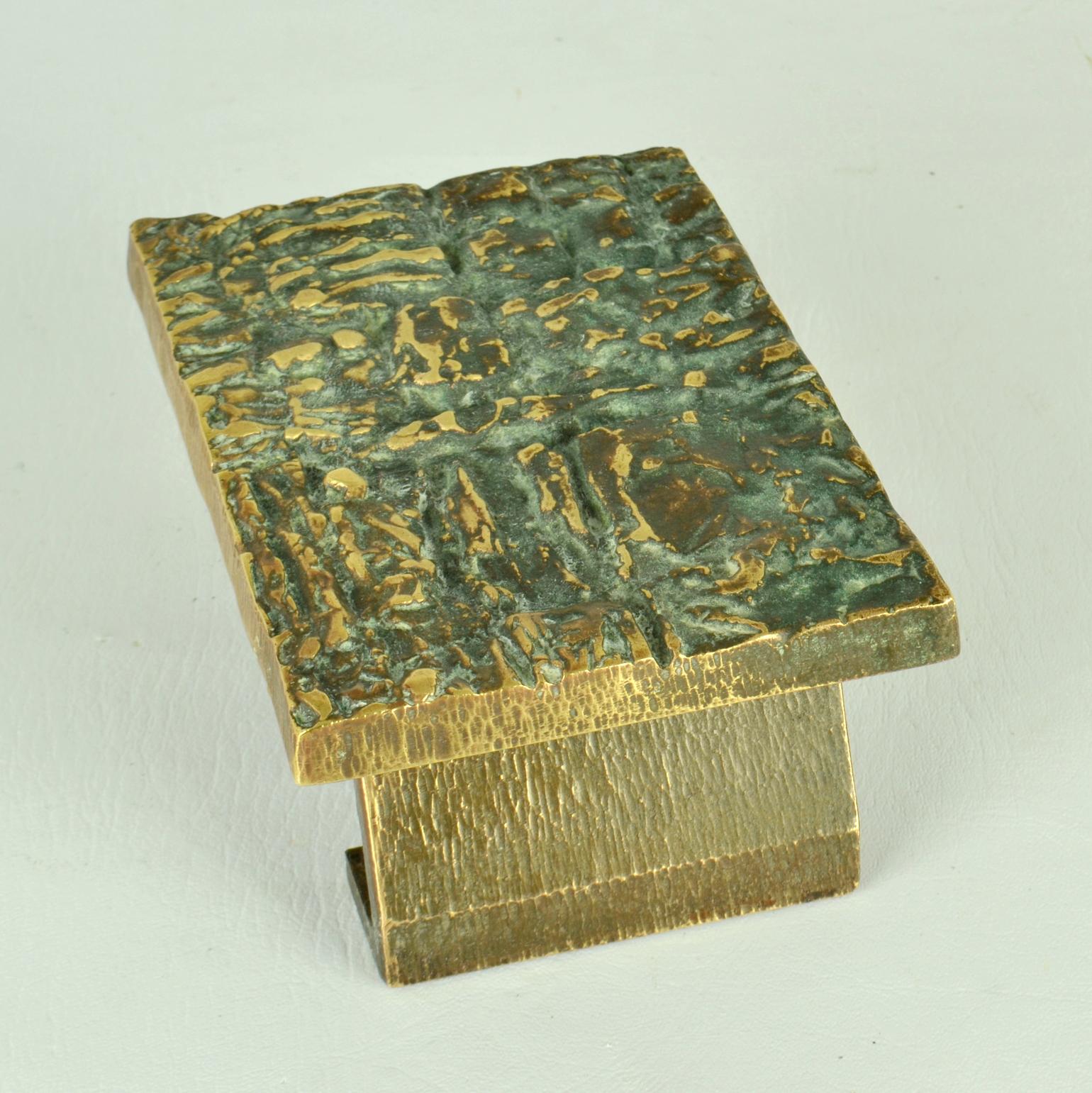 Pair of Bronze Push Pull Door Handles Rectangular with Brutalist Relief In Excellent Condition For Sale In London, GB