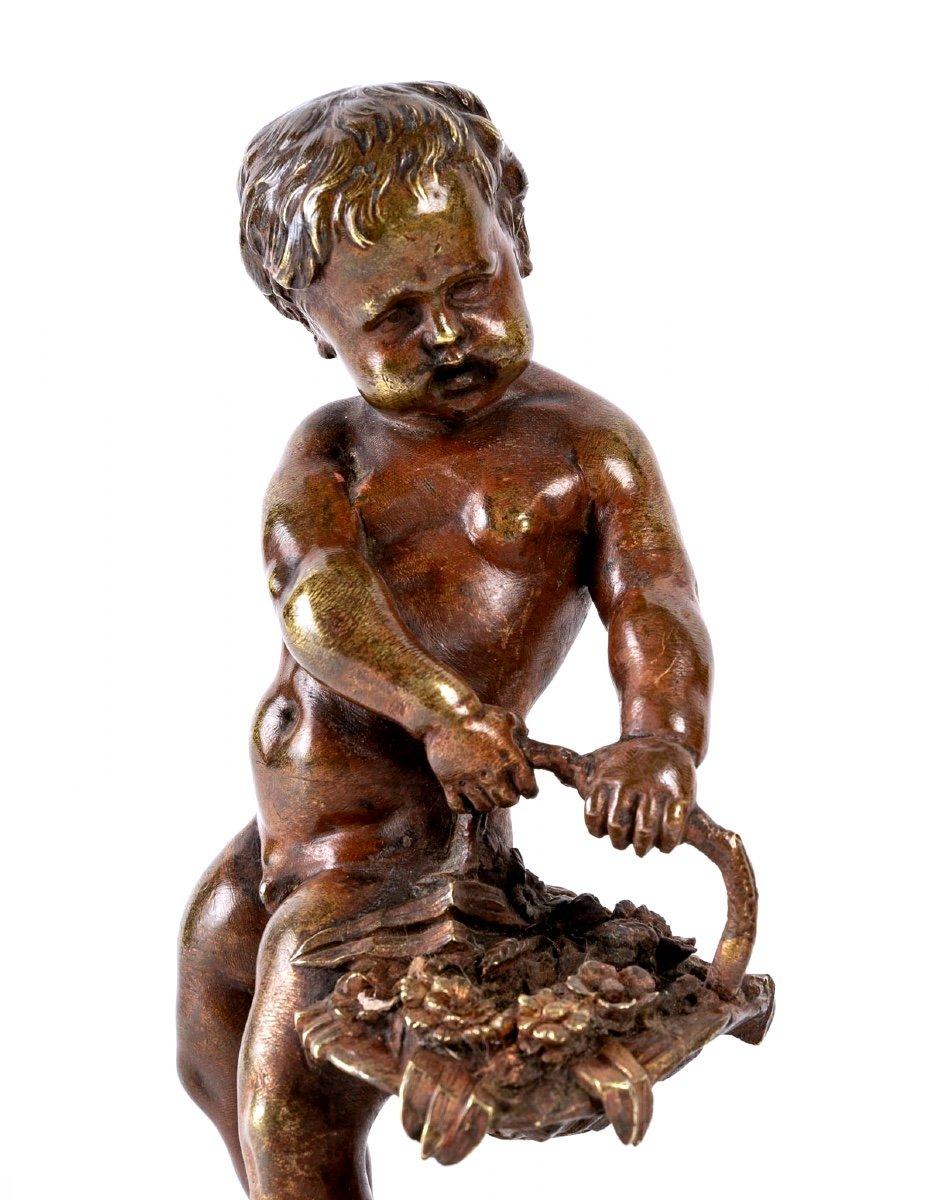 Lovely pair of Putti at work, in patinated bronze.
The faggot, carrying his bundle of wood on his shoulder and the horticulturist with his basket full of flowers.
Both are enhanced by a very pretty griotte marble base.
They were made by Emile