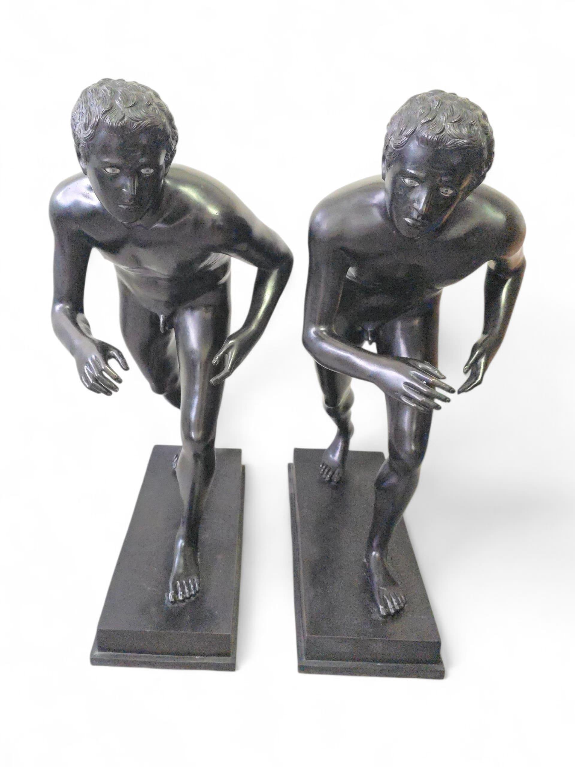 Pair of Bronze Runners from Pompeii, After the 1st Century BC Originals In Good Condition For Sale In Madrid, ES