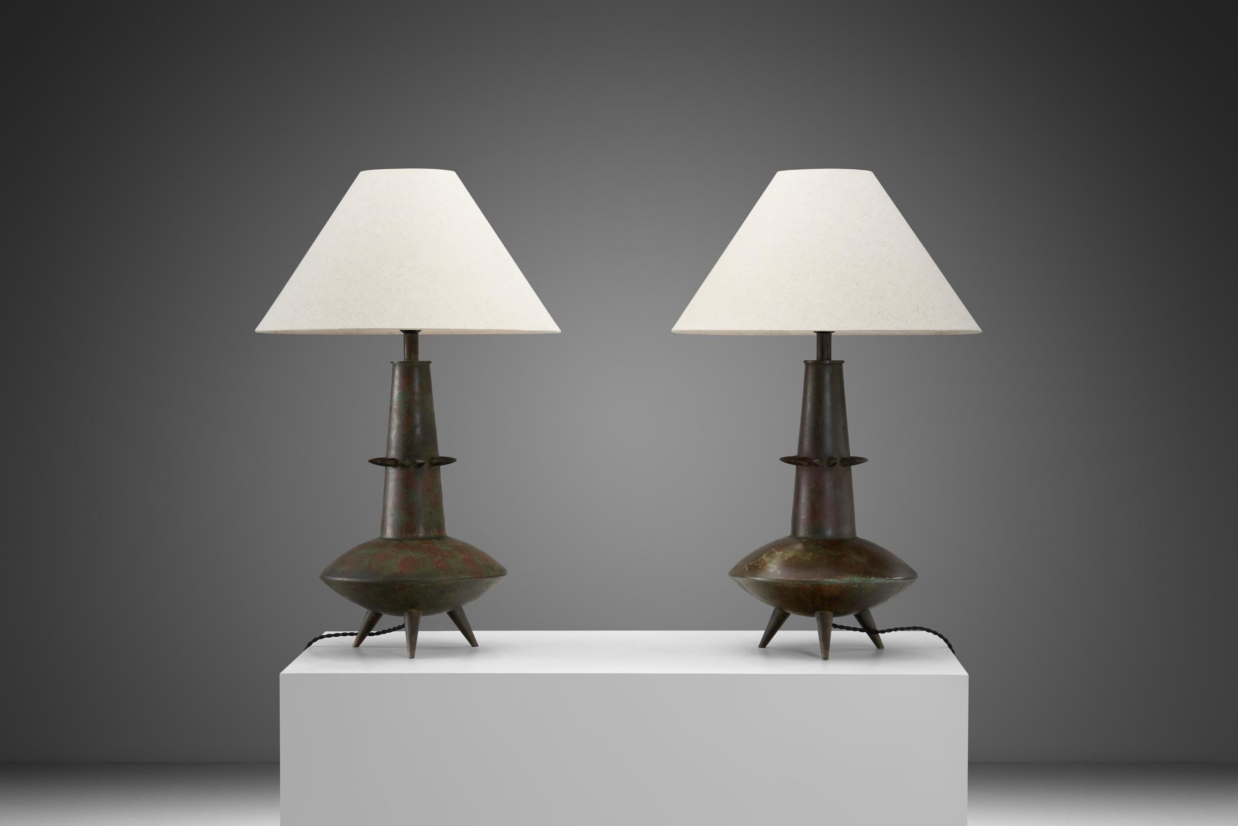 Pareja de lámparas de mesa escultóricas de bronce, Francia Años 70 en Bueno estado para la venta en Utrecht, NL
