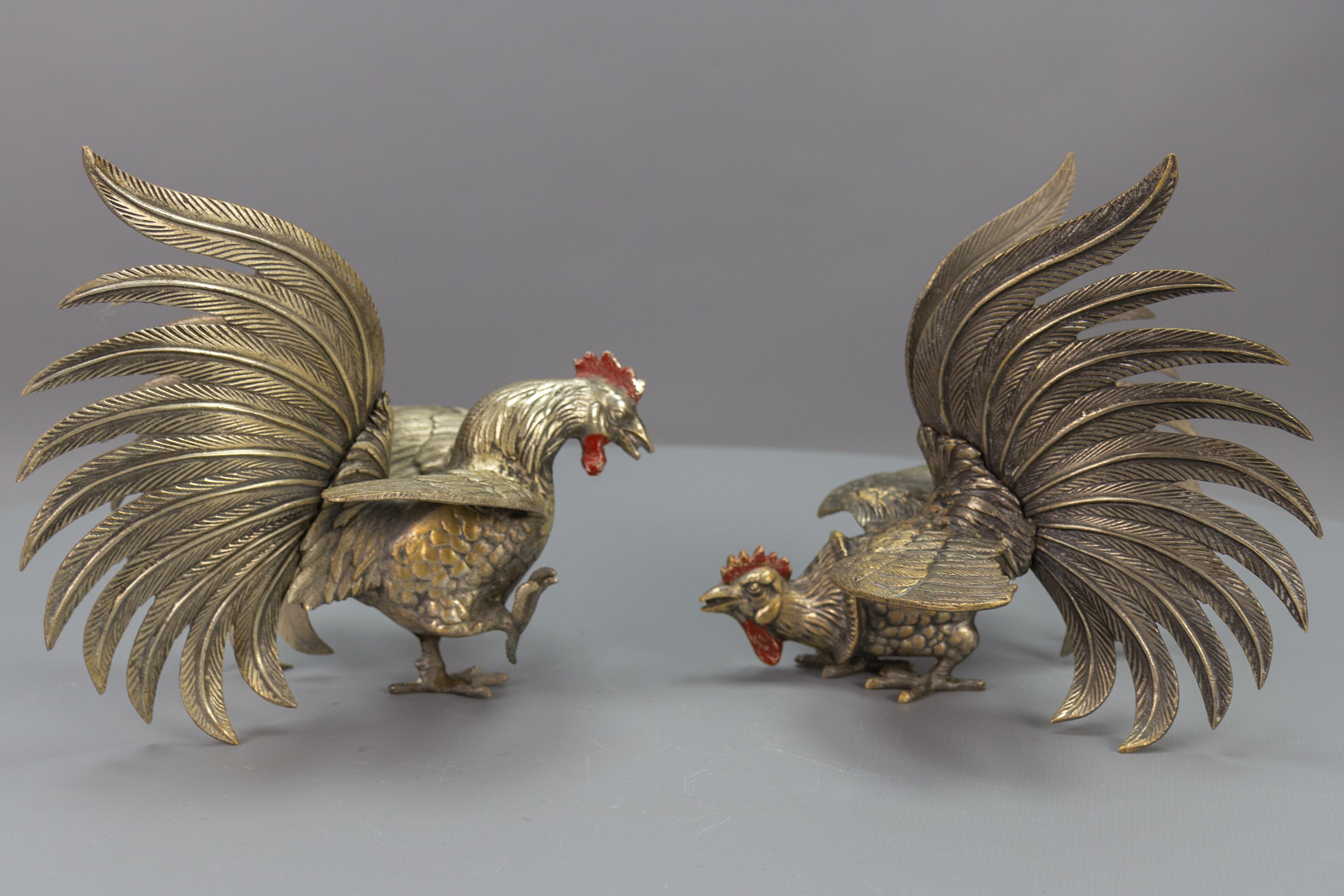 Mid-20th Century Pair of Bronze Sculptures of Fighting Roosters, Japan, 1950s For Sale