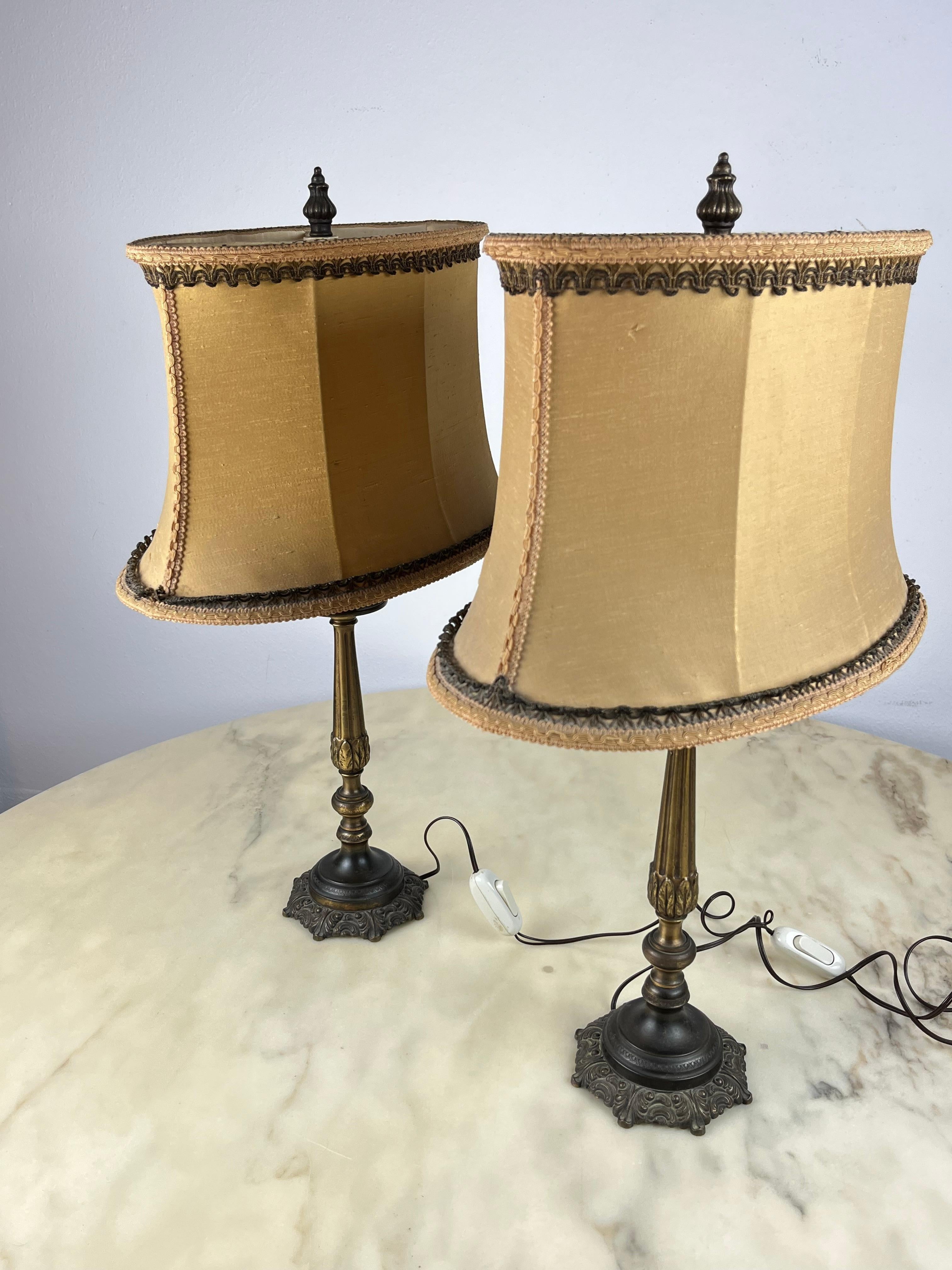 Autre Paire de lampes de table/de chevet en bronze, Italie, années 1940 en vente