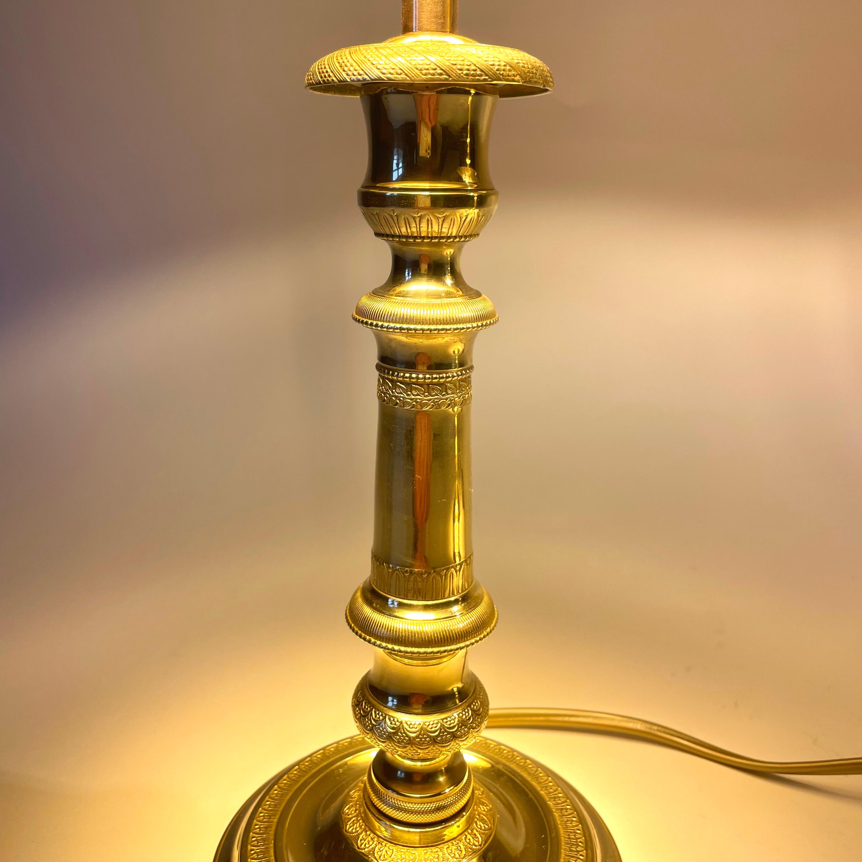 Pareja de Lámparas de Mesa de Bronce - Originalmente Candeleros Imperio, Francia c. 1820 en Bueno estado para la venta en Knivsta, SE