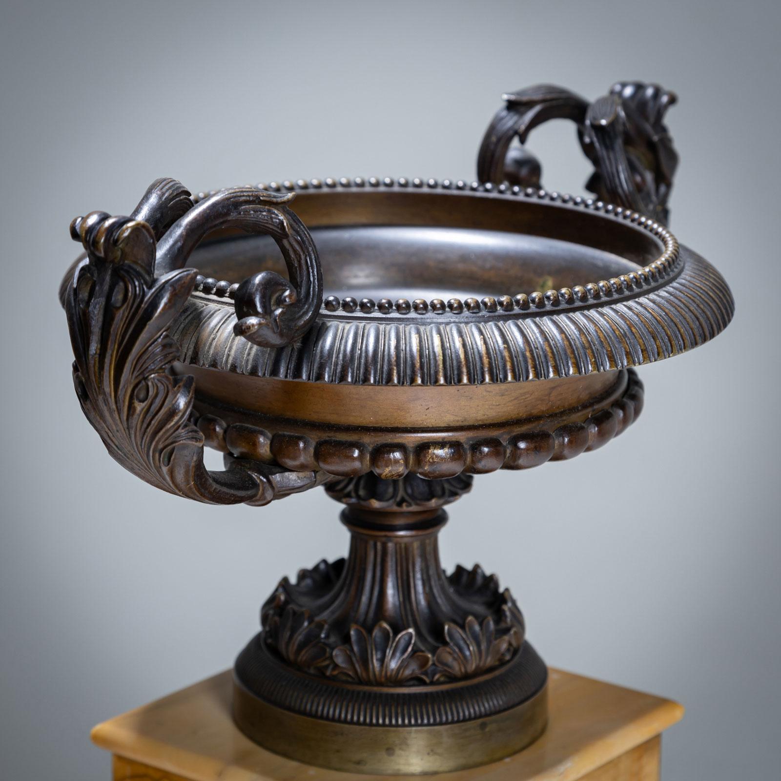 Neoclassical Pair of Bronze Tazzas on Siena Marble Pedestals For Sale