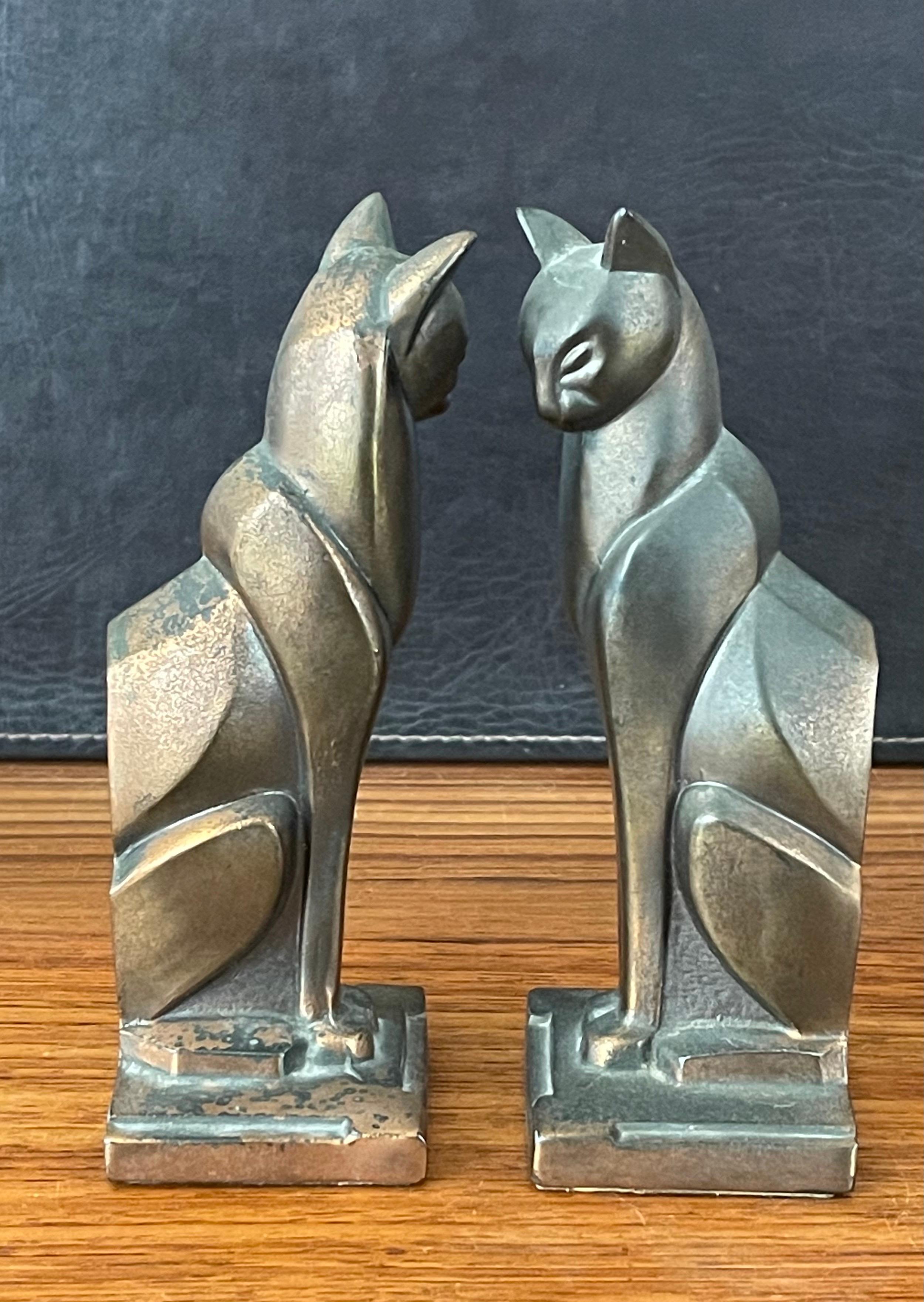 Pair of Bronze Tone Siamese Cat Art Deco Bookends by Frankart In Fair Condition In San Diego, CA