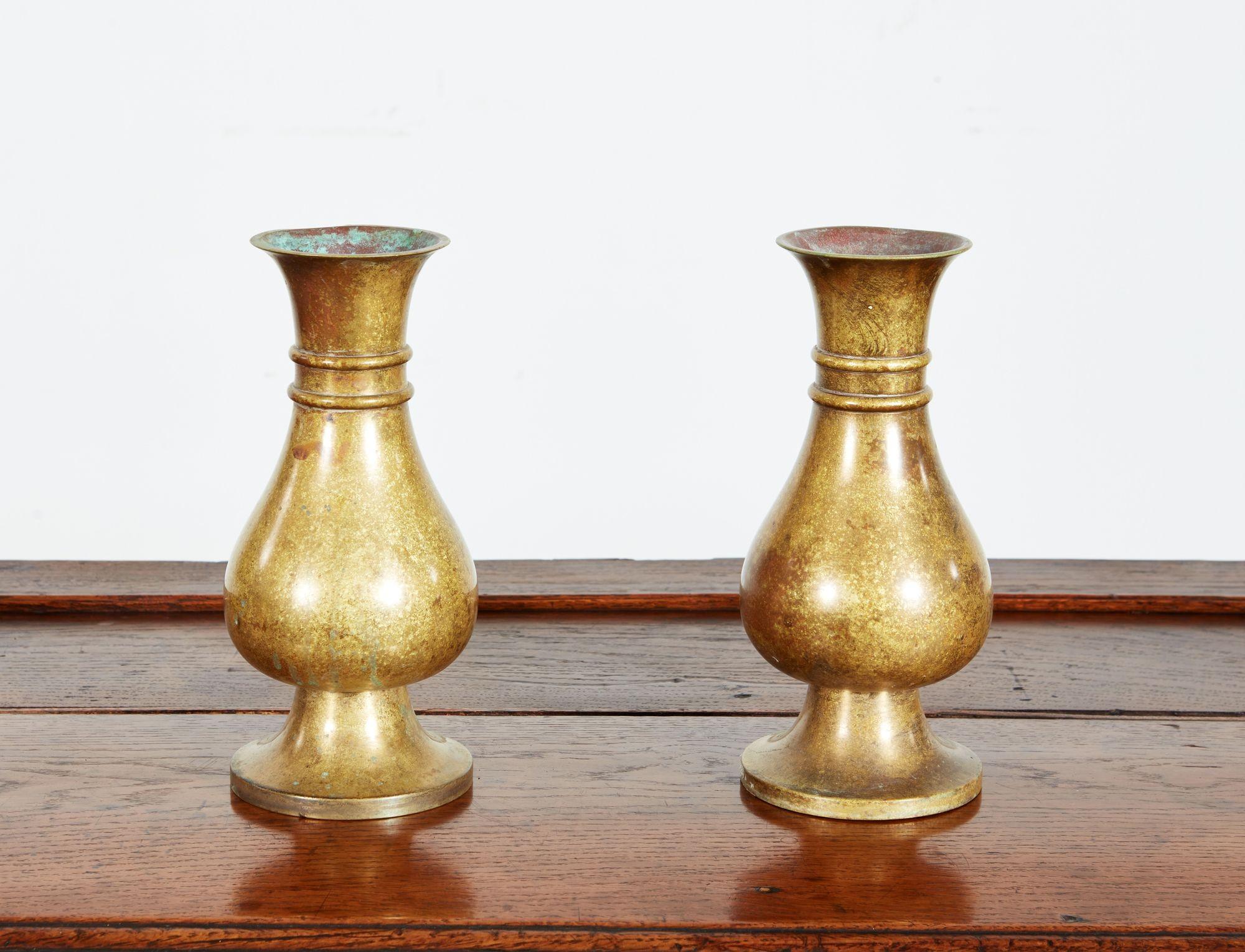 Bronzo Coppia di urne in bronzo di Jones & Willis in vendita