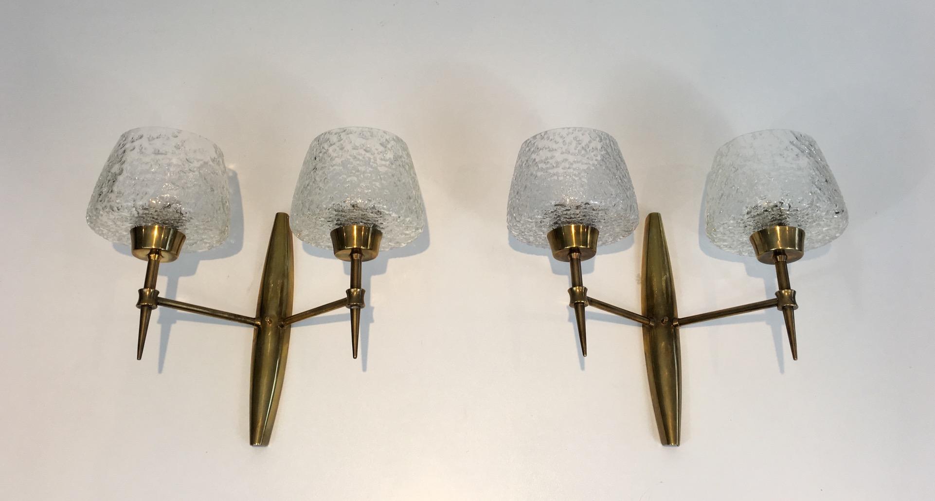 Pair of Bronze wall Sconces with Worked Glass Reflectors, Italian, circa 1960 For Sale 8