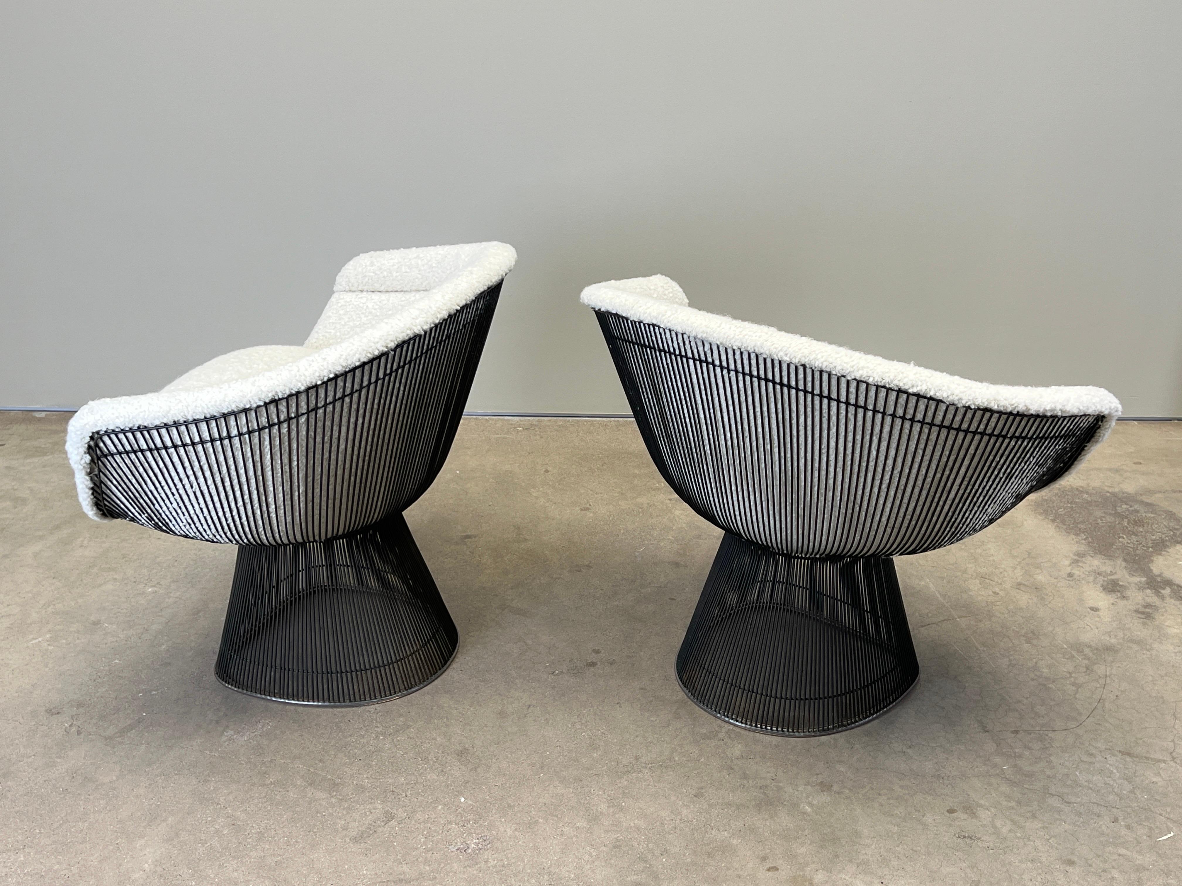 Coppia di sedie da salotto in bronzo di Warren Platner per Knoll In condizioni buone in vendita a Dallas, TX