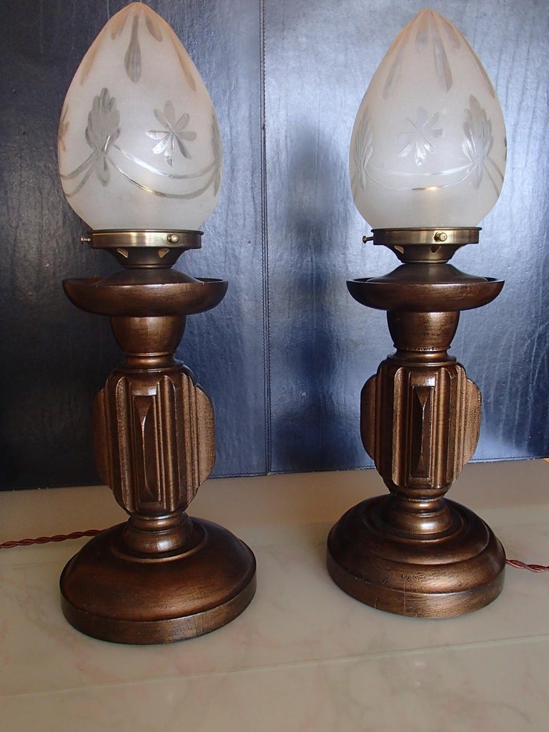 Pair of Bronzed Wooden Table Lamps Engraved Glass Shades For Sale 2