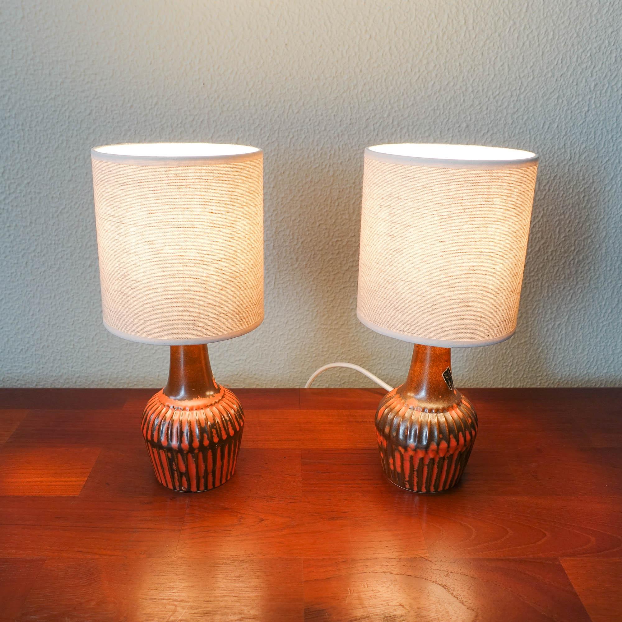 Paire de lampes de bureau en céramique marron et orange de Secla, années 1960 en vente 10