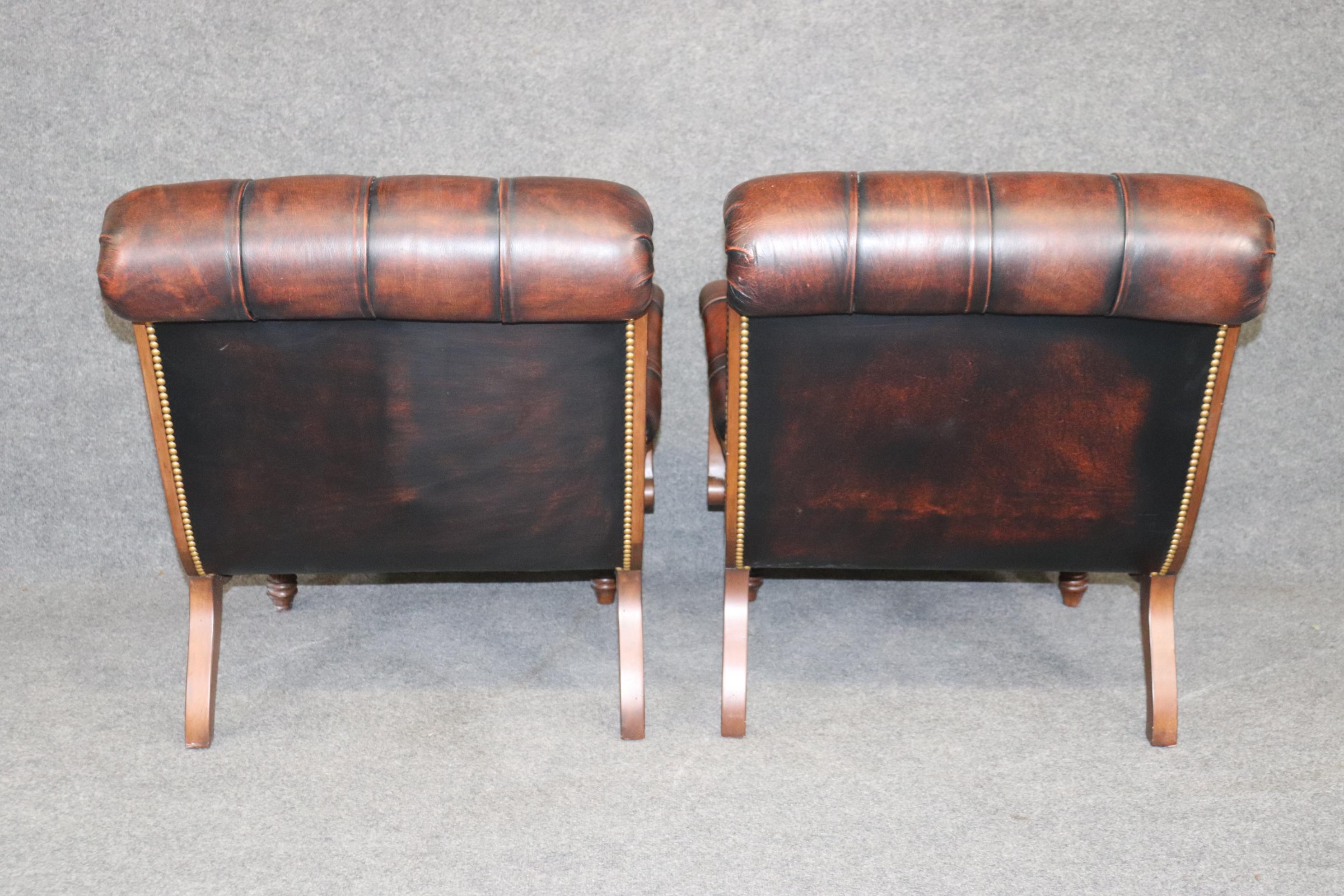 Pair of Brown Antiqued Leather Plantation or Campeche Chairs with Ottoman  In Good Condition In Swedesboro, NJ