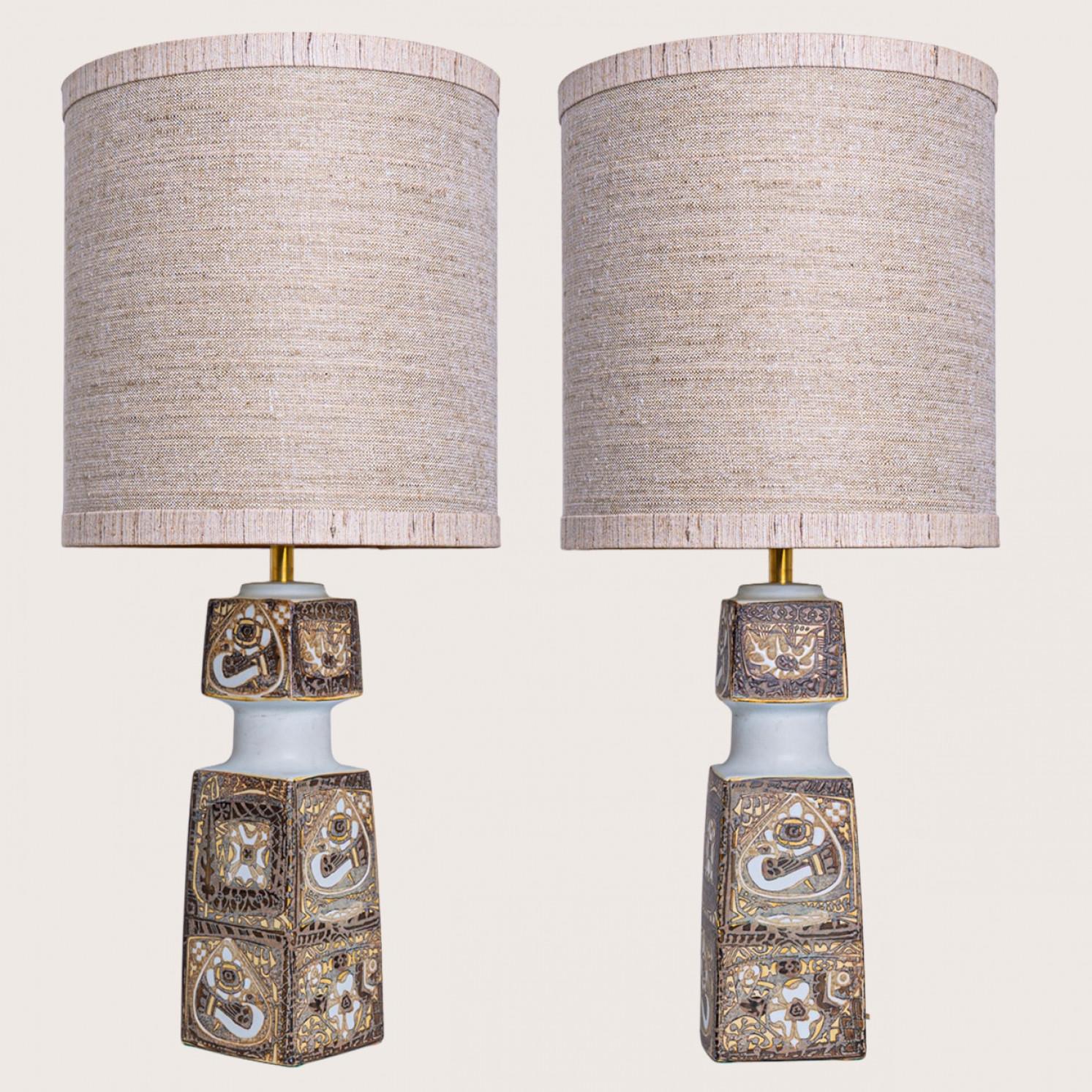 Mid-Century Modern Paire de lampadaires en céramique brun-beige, abat-jour de R. Houben en vente