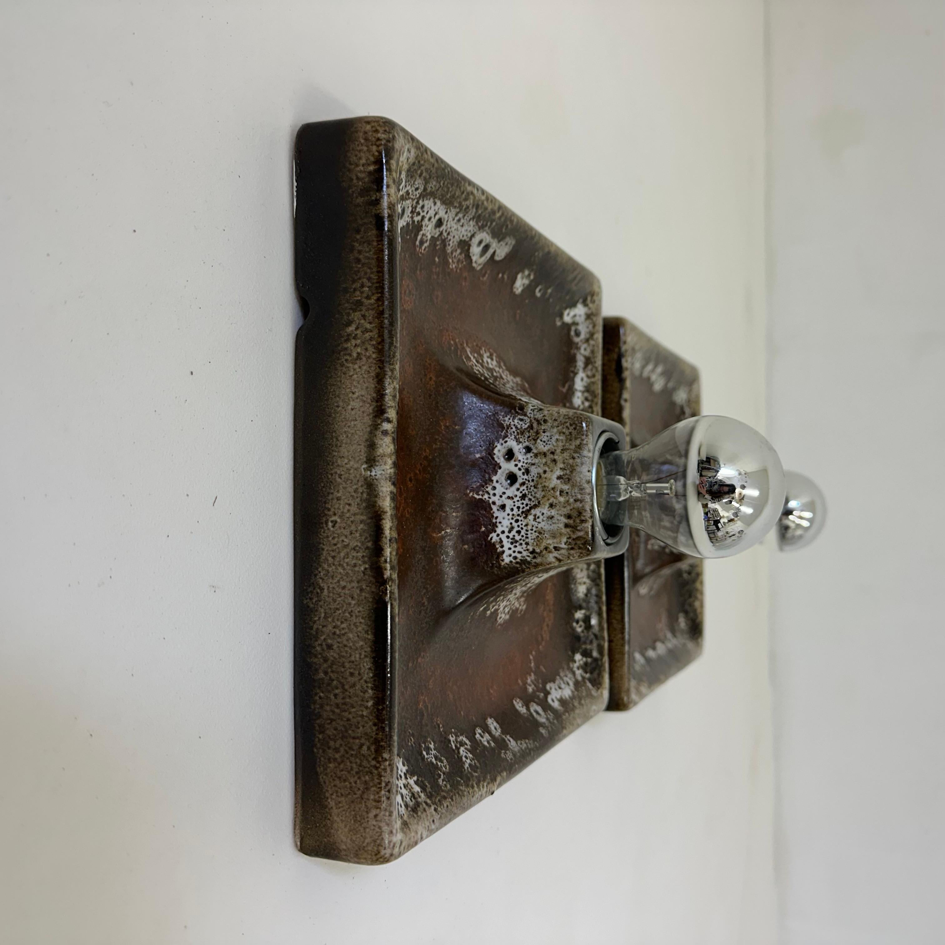 Pareja de apliques de cerámica marrón , años 70 en venta 5