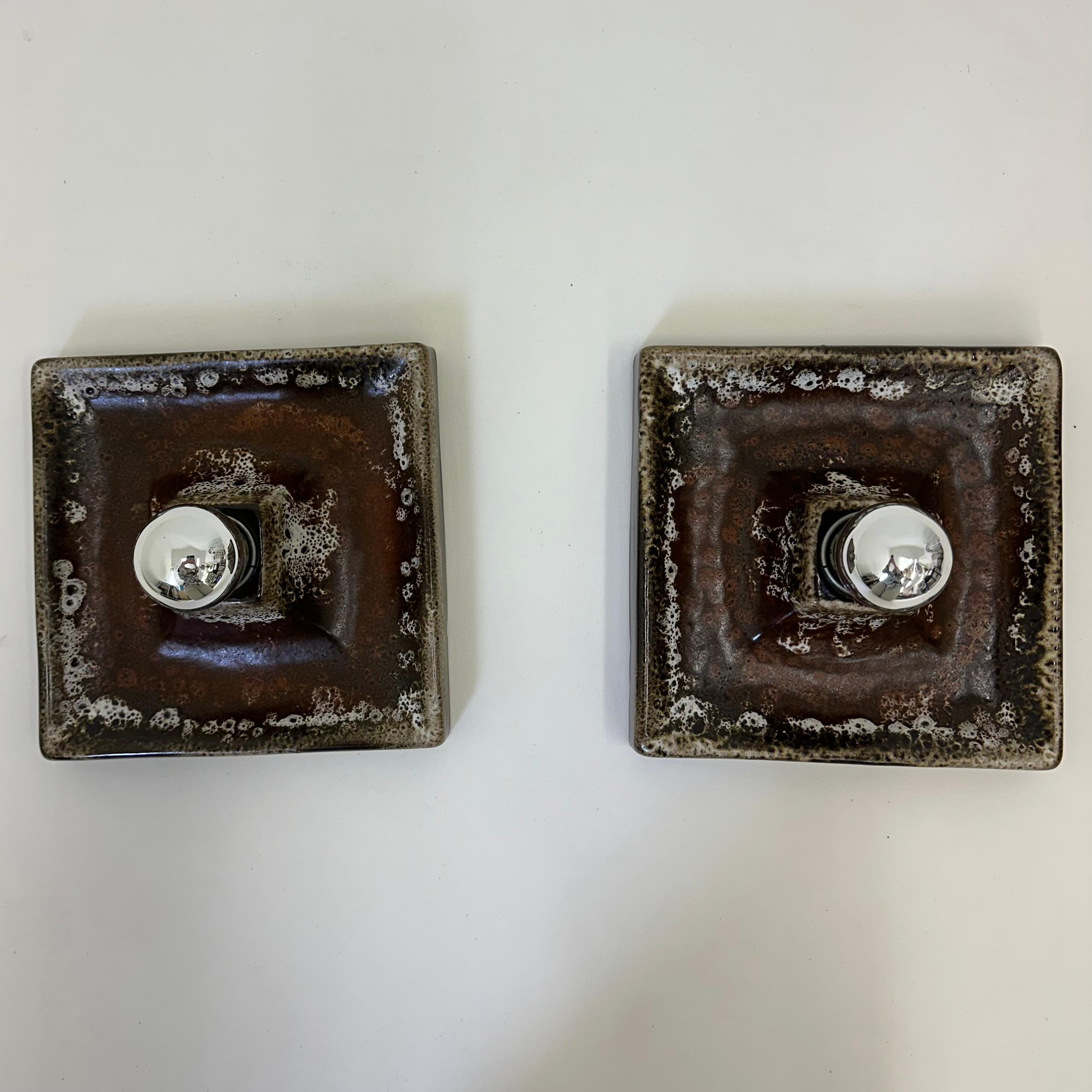 Pareja de apliques de cerámica marrón , años 70 Moderno de mediados de siglo en venta
