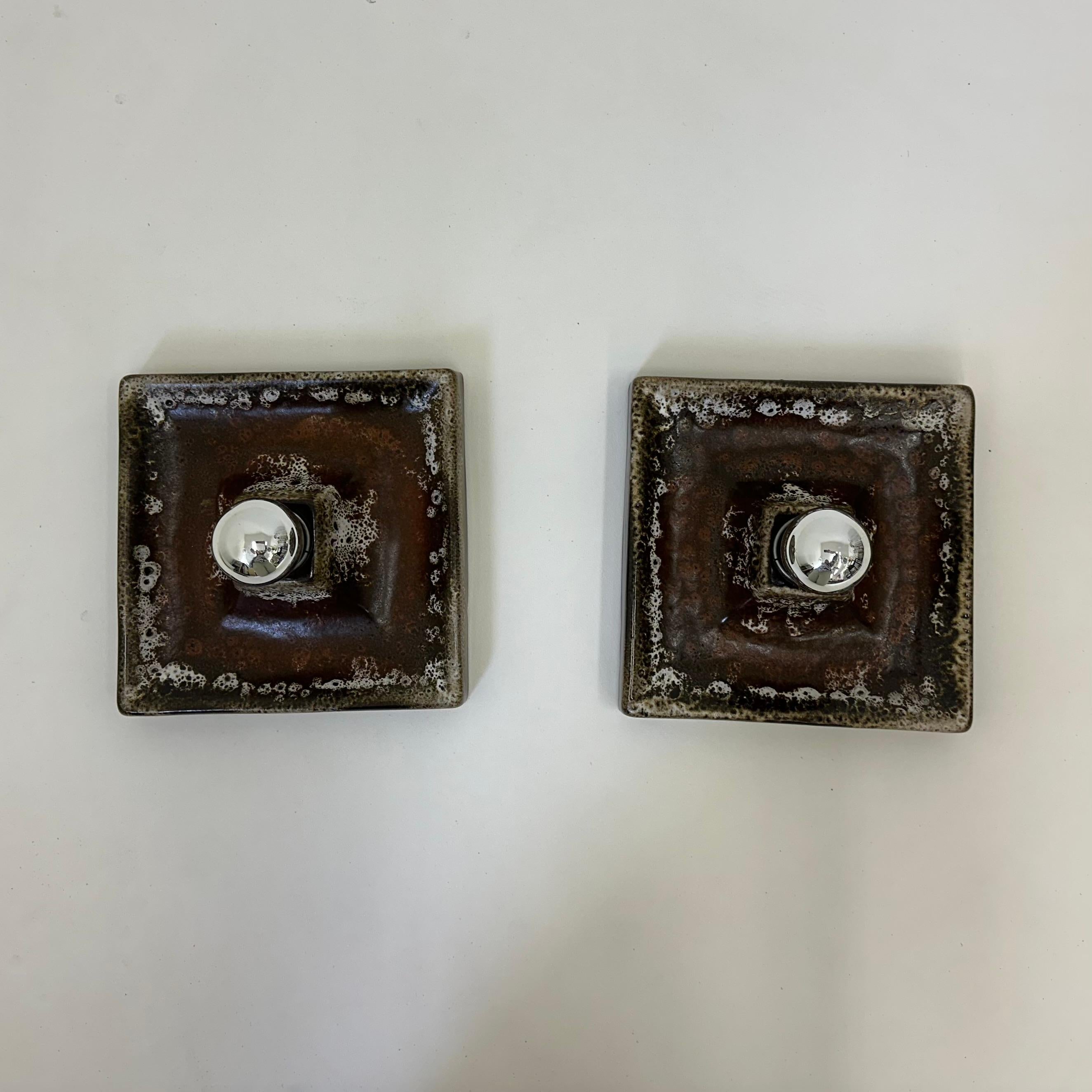 Pareja de apliques de cerámica marrón , años 70 finales del siglo XX en venta