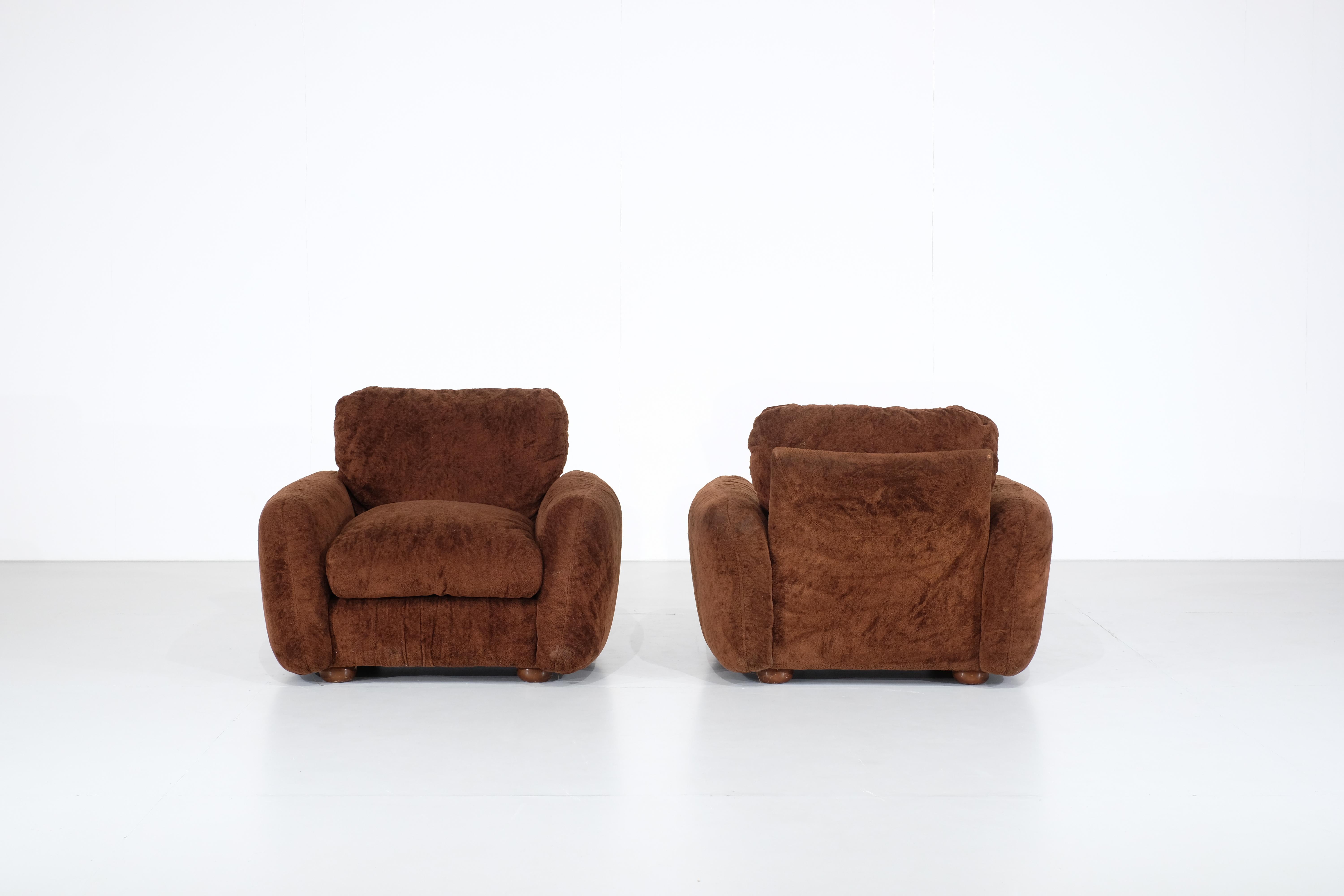Fabric Pair of brown fabric armchairs, Italy - 1970s For Sale