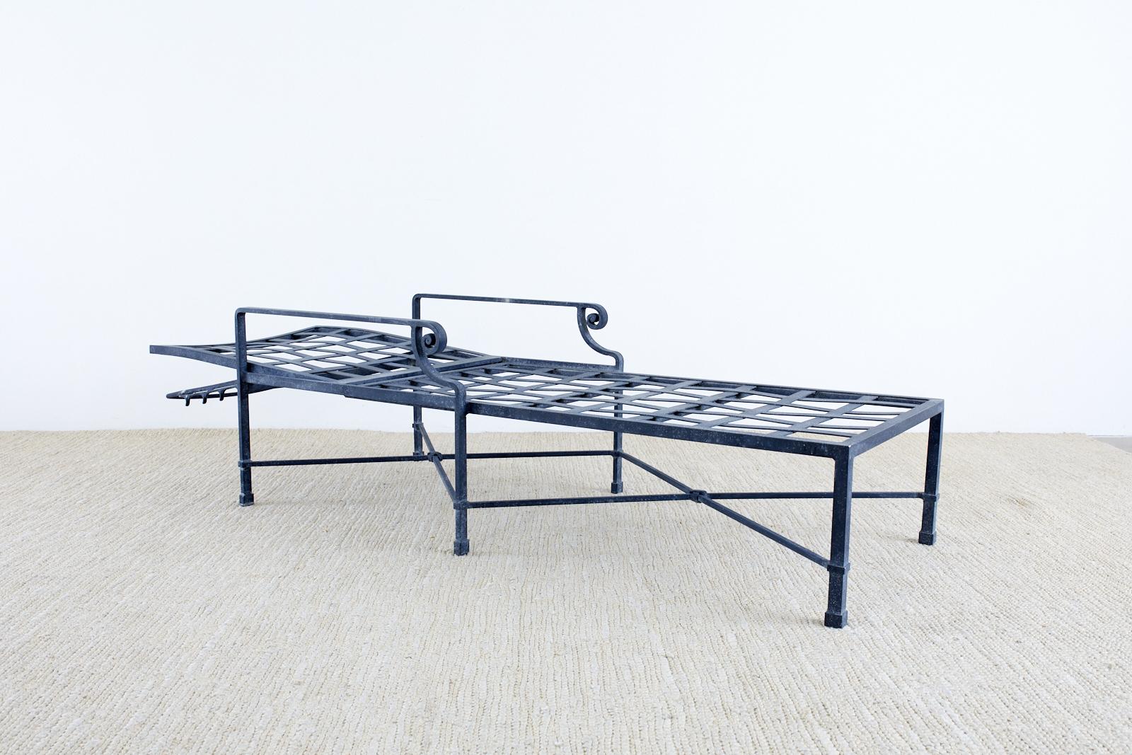 Pair of Brown Jordan Venetian Aluminum Chaise Lounges In Good Condition In Rio Vista, CA
