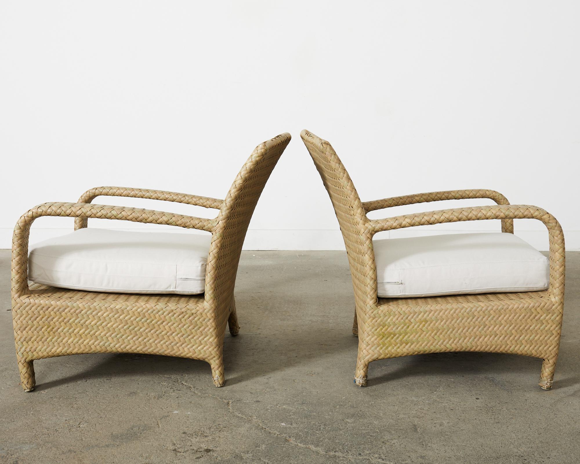 Paar Brown Jordan Geflecht Havanna Lounge Stühle und Ottomane im Zustand „Gut“ im Angebot in Rio Vista, CA
