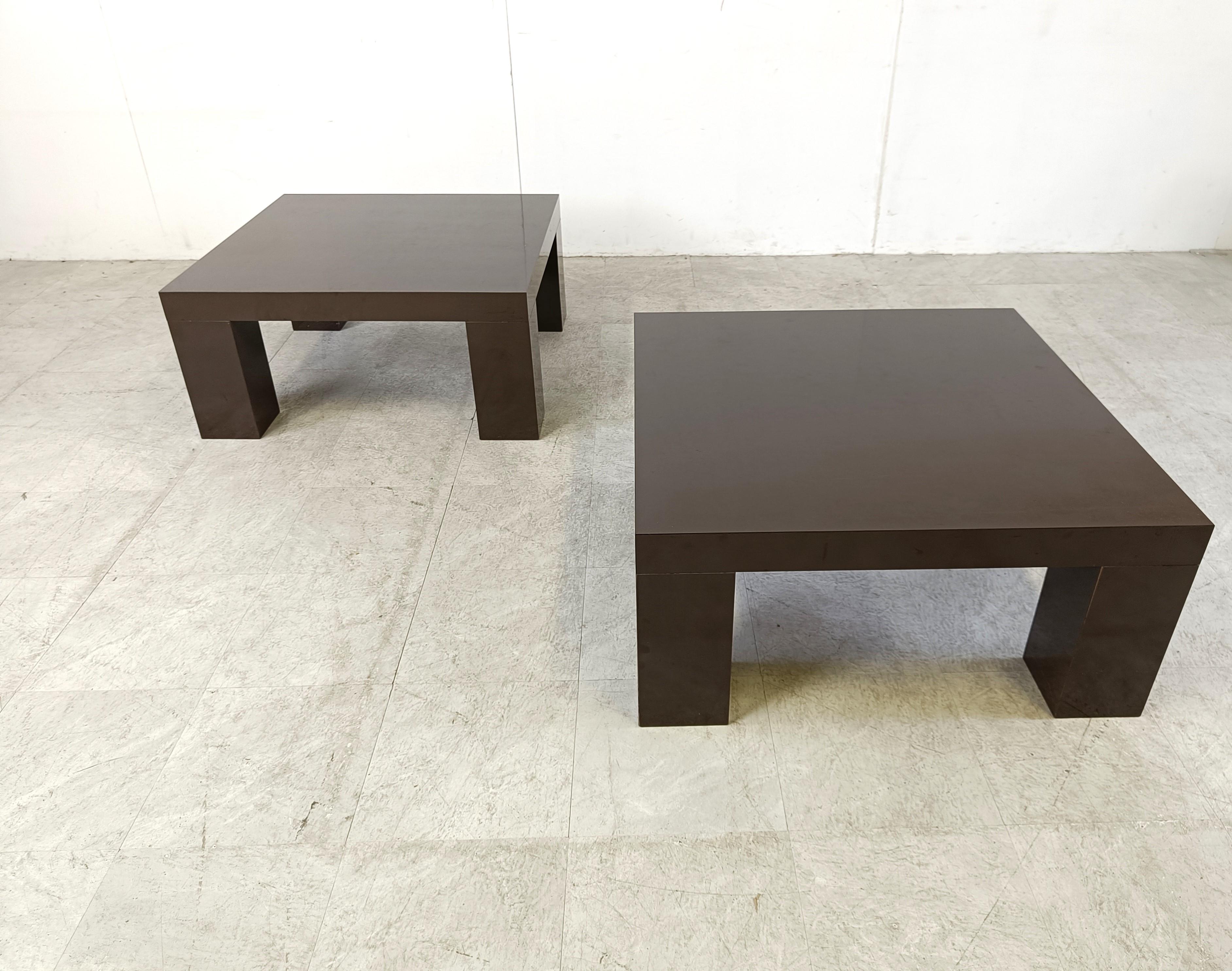 Italian Pair of brown lacquer coffee tables, 1970s For Sale