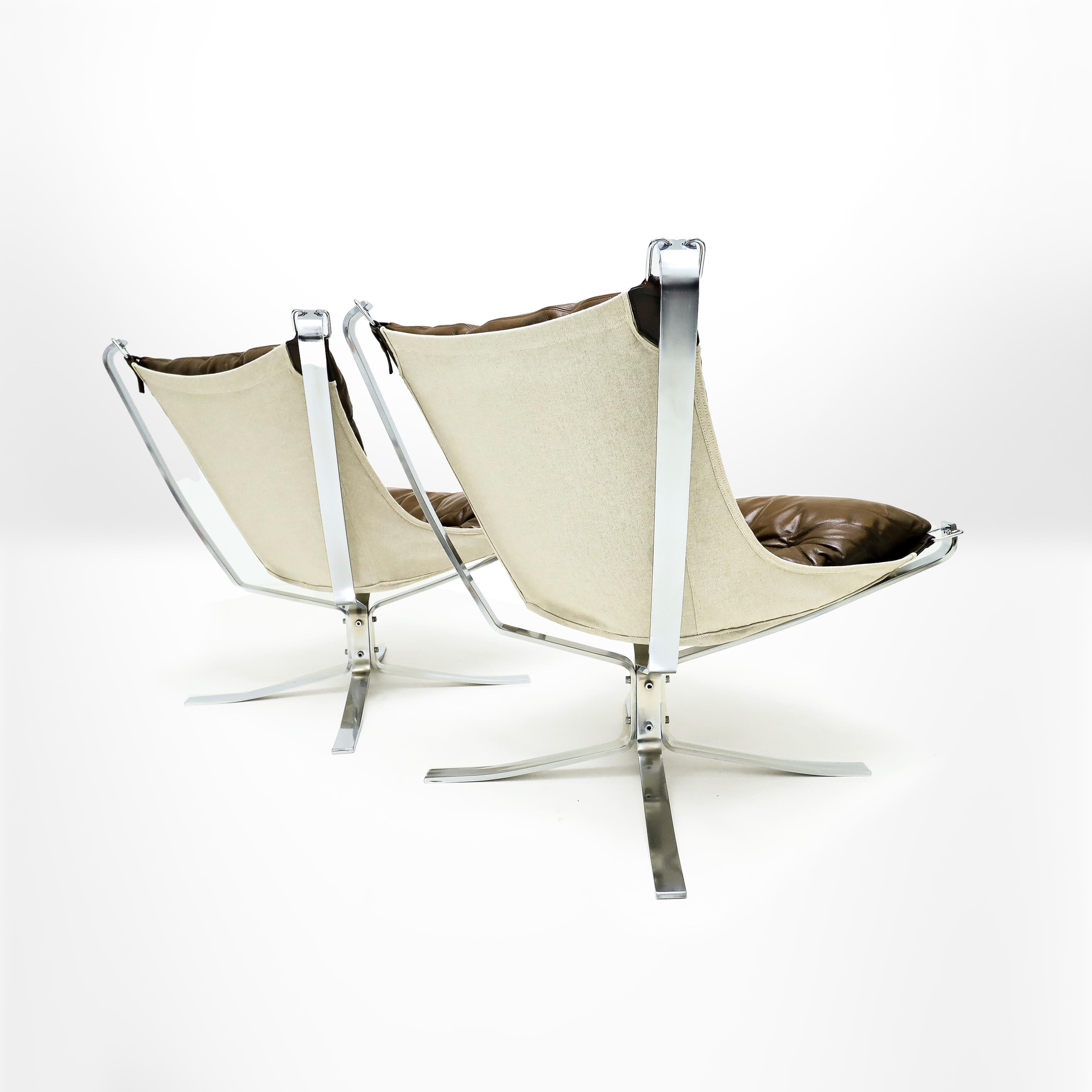 Coppia di sedie Falcon di Sigurd Ressell in pelle marrone e cromo per Vatne Møbler in vendita 1