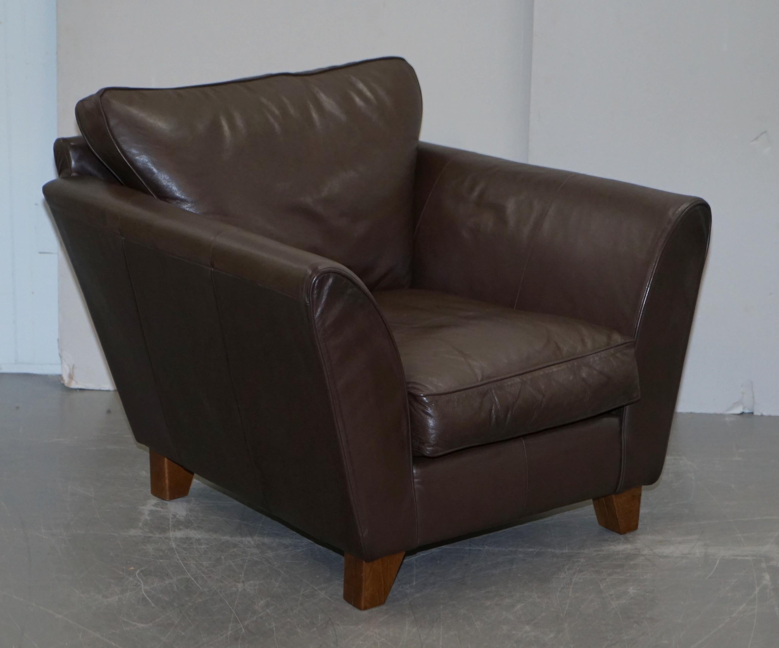 Pair of Brown Leather Armchairs Contemporary Club Armchairs Elegant Lines 6