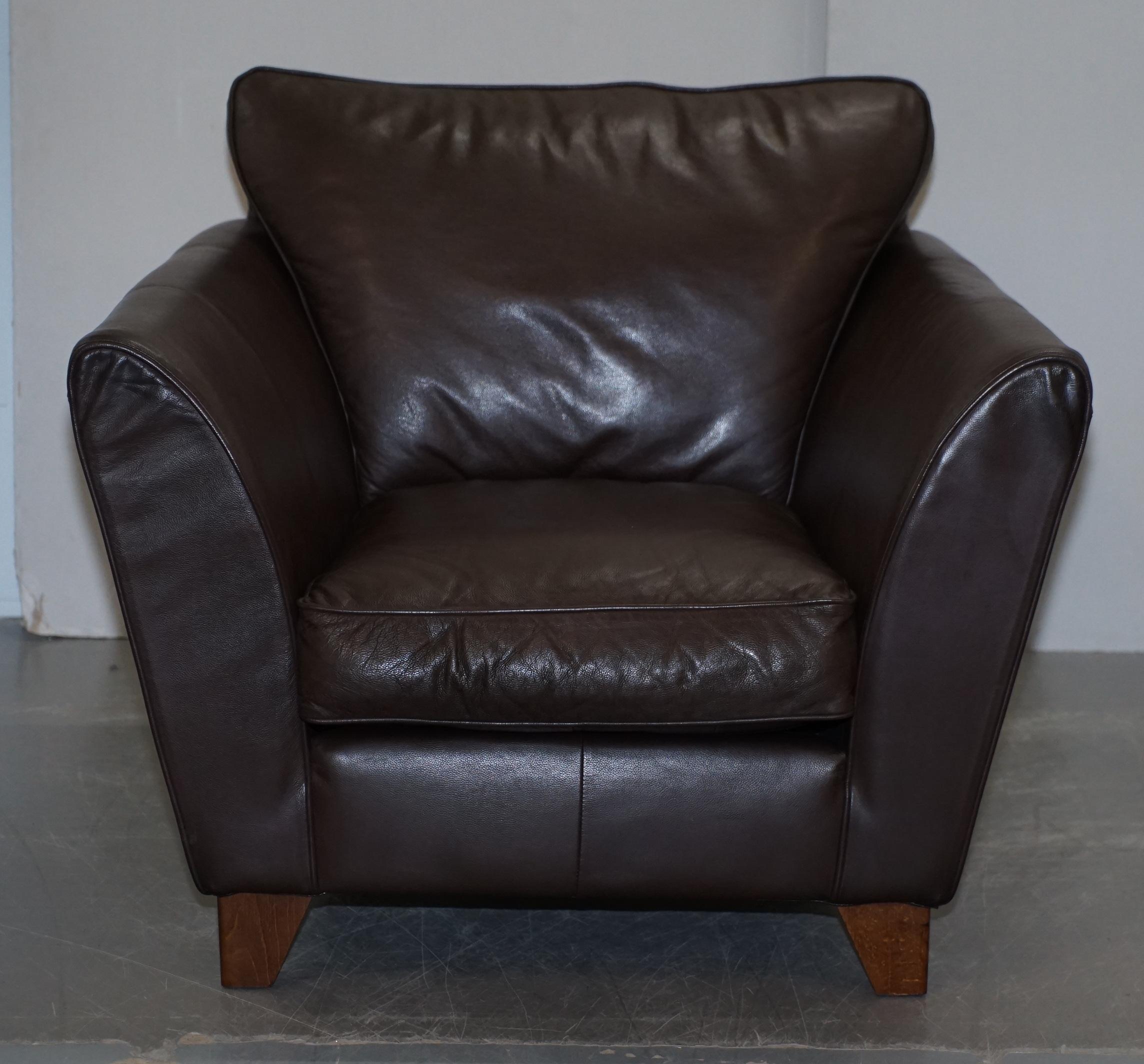 Pair of Brown Leather Armchairs Contemporary Club Armchairs Elegant Lines 7