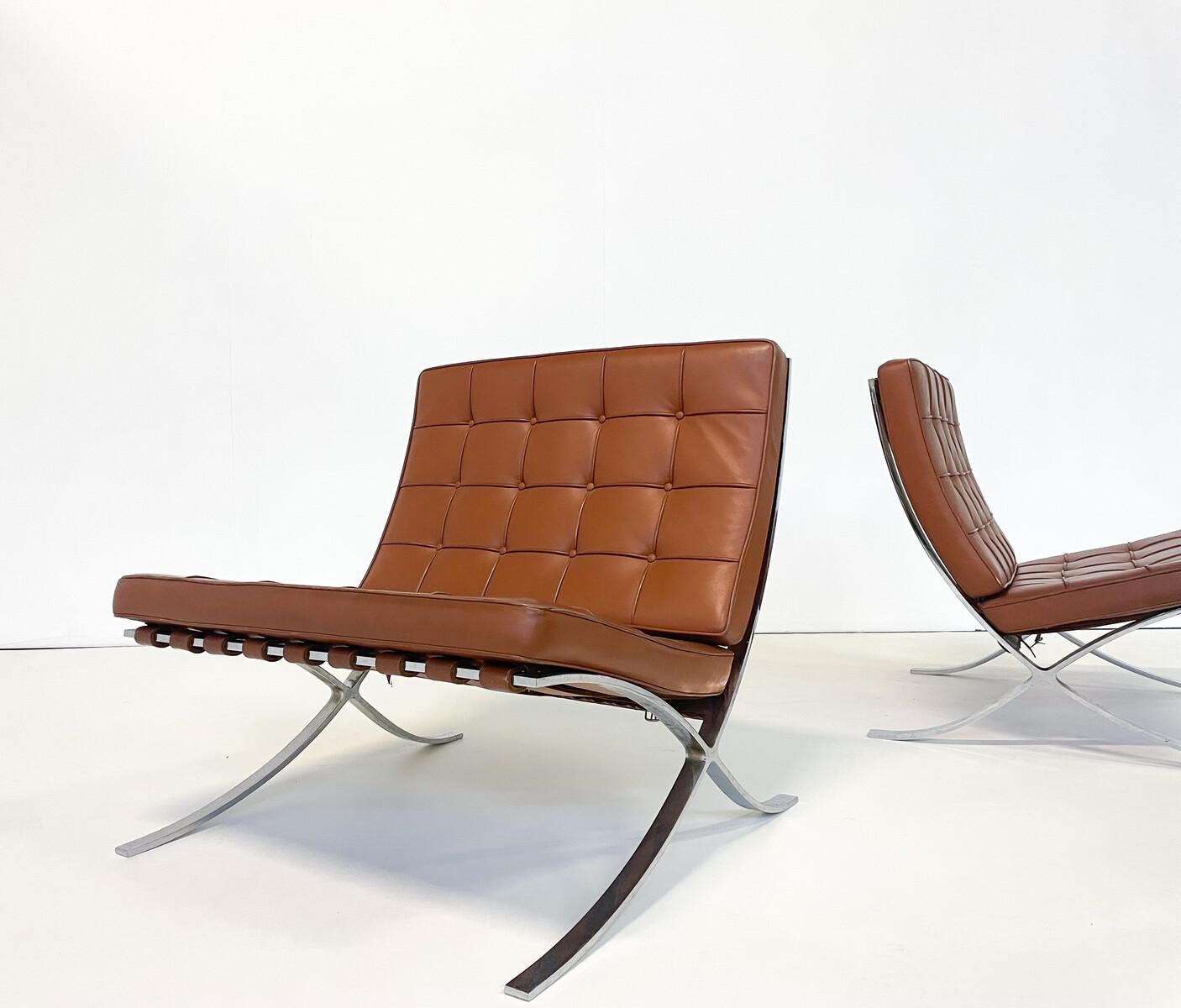 Paire de chaises Barcelona en cuir brun par Mies Van Der Rohe pour Knoll Bon état - En vente à Brussels, BE
