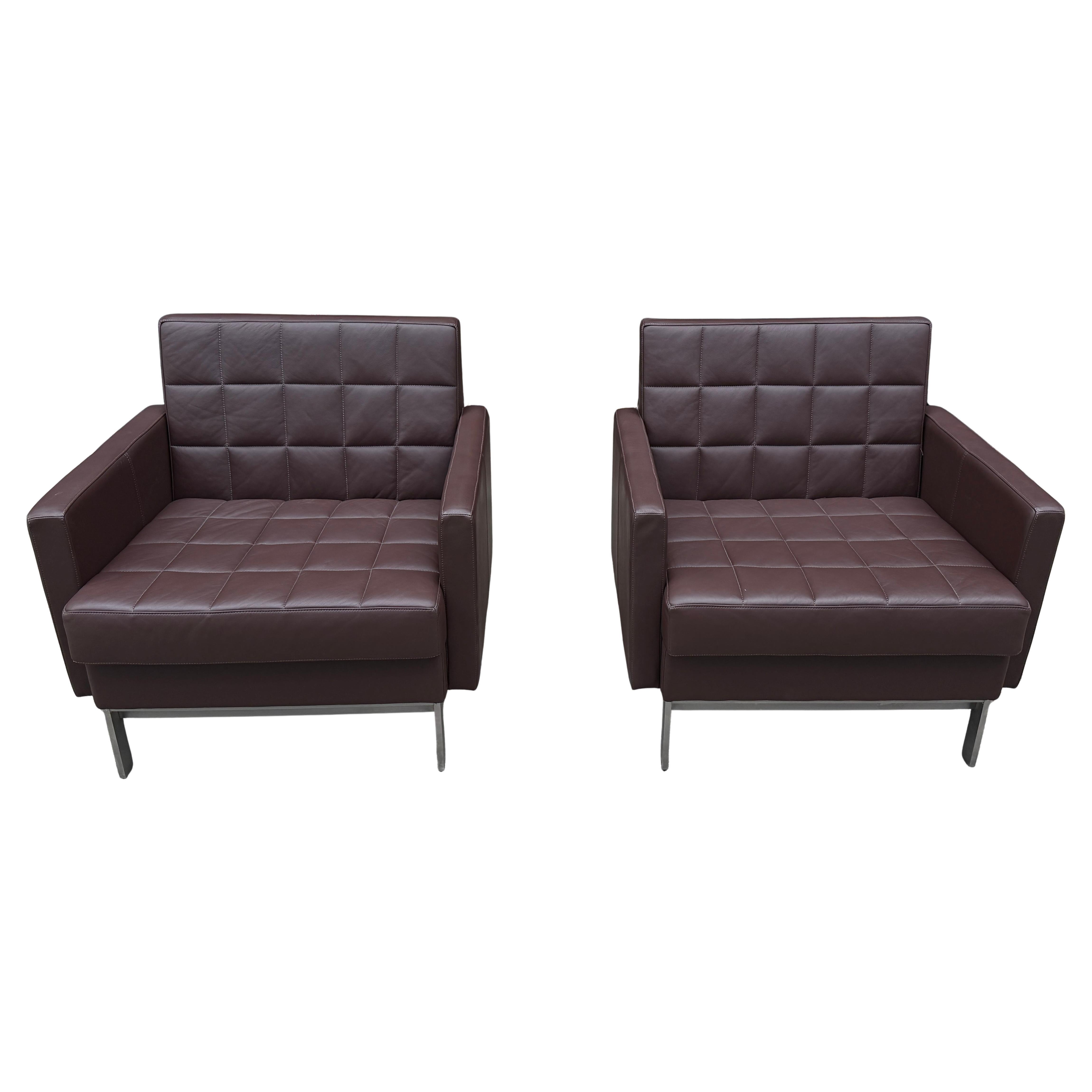 Mid-Century Modern Pair of Post Modern Brown Leather Lounge Chairs For Sale