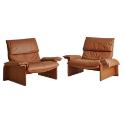 Pair of Brown Leather Lounge Lounge Chairs by Saporiti for Giovanni Offredi Pair of Brown Leather Lounge Lounge Chairs by Saporiti for Giovanni Offredi