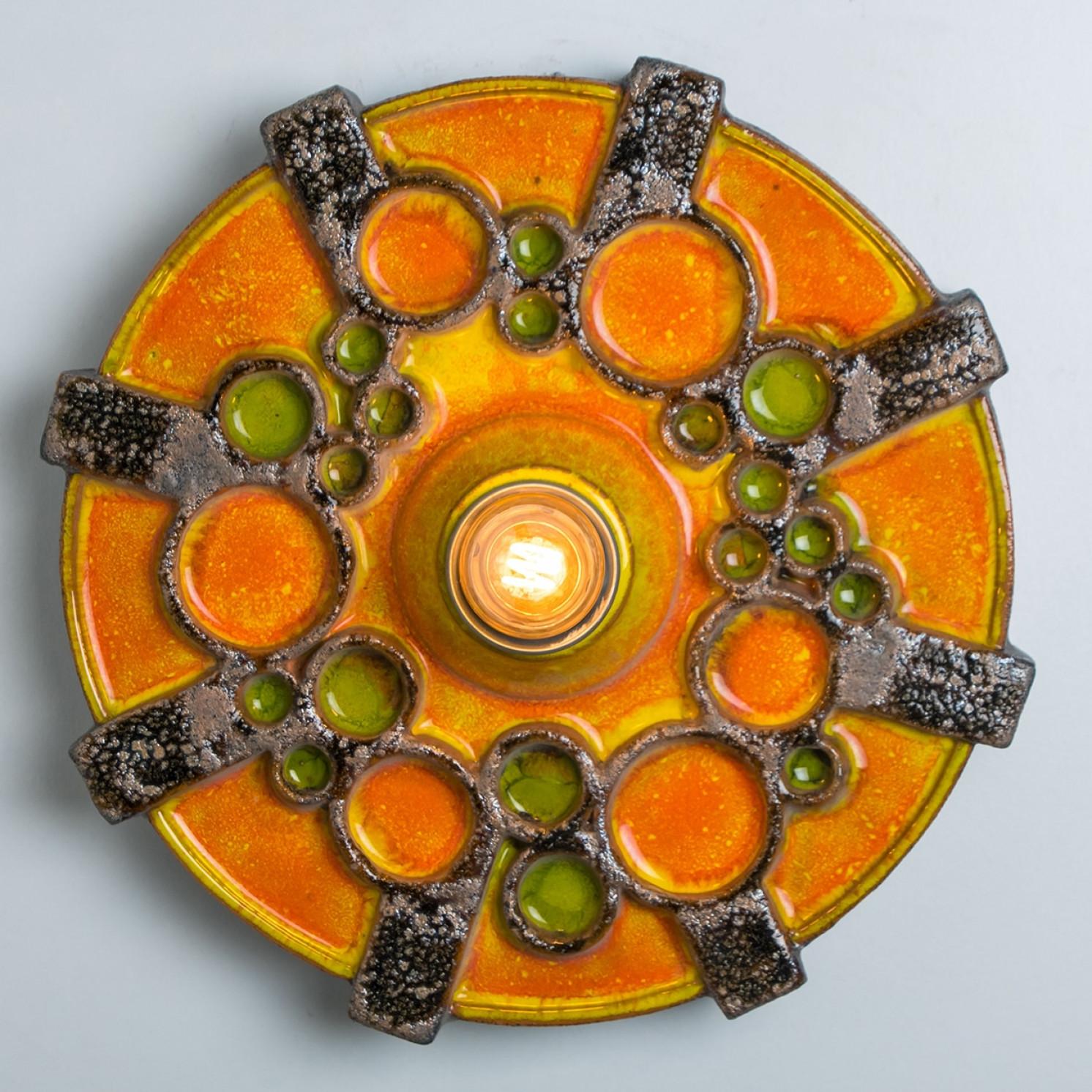 Paire d'appliques en céramique marron, orange et verte, Allemagne, 1970 Bon état - En vente à Rijssen, NL