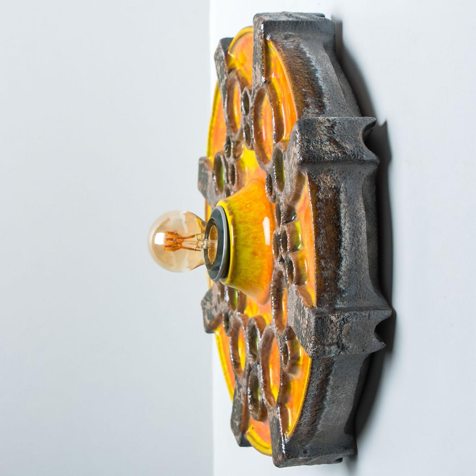 Céramique Paire d'appliques en céramique marron, orange et verte, Allemagne, 1970 en vente